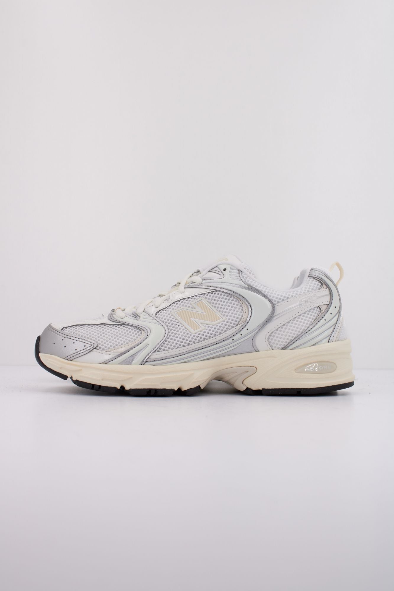 NEW BALANCE U530 SB en color BLANCO (1)
