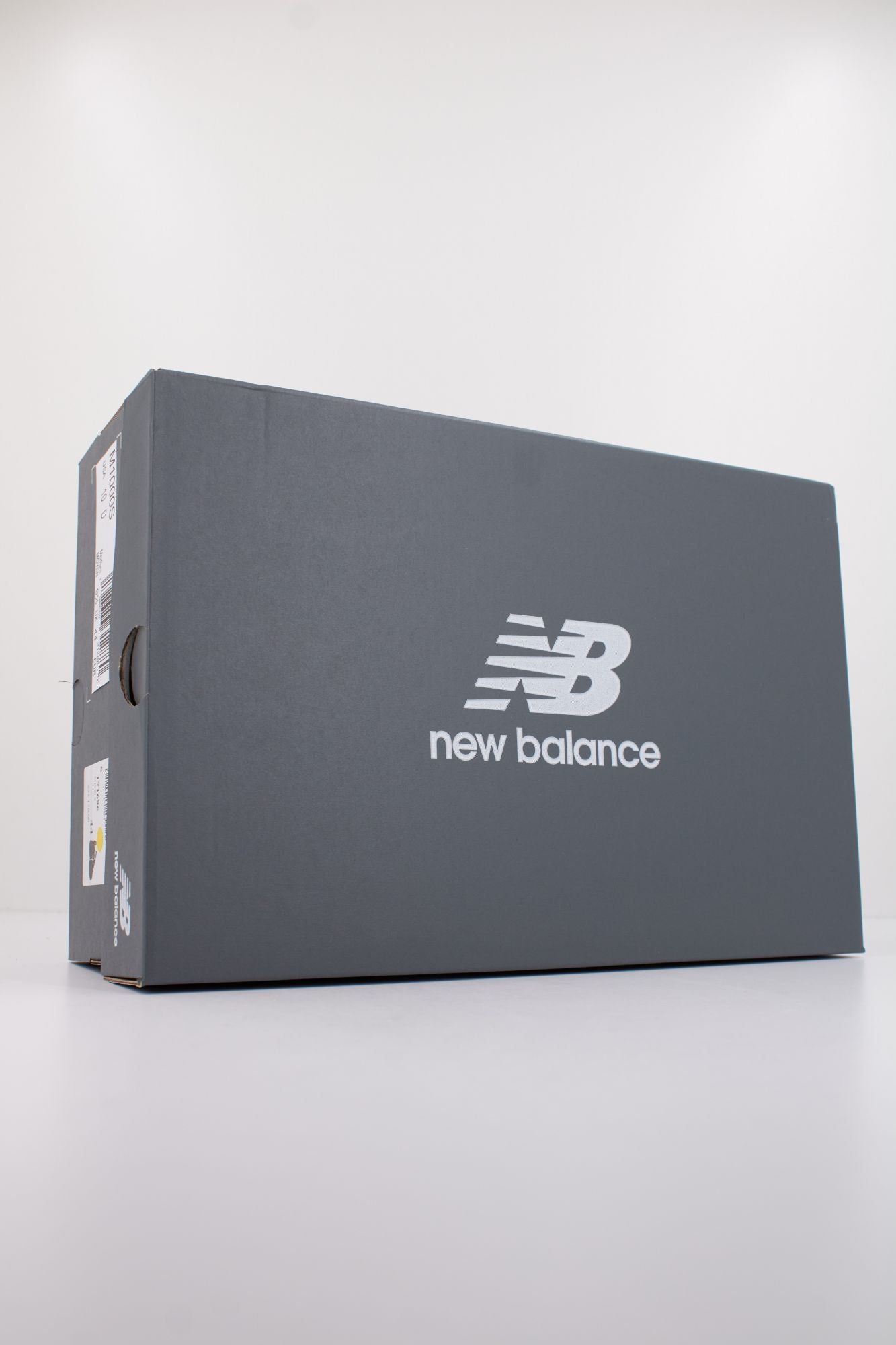 NEW BALANCE U2002 en color NEGRO (6)