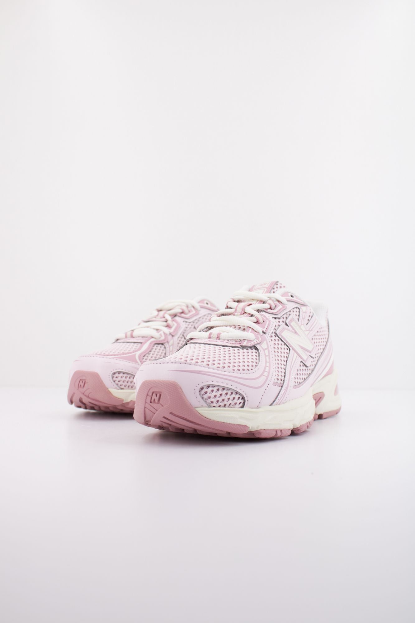 NEW BALANCE U740 en color ROSA (2)