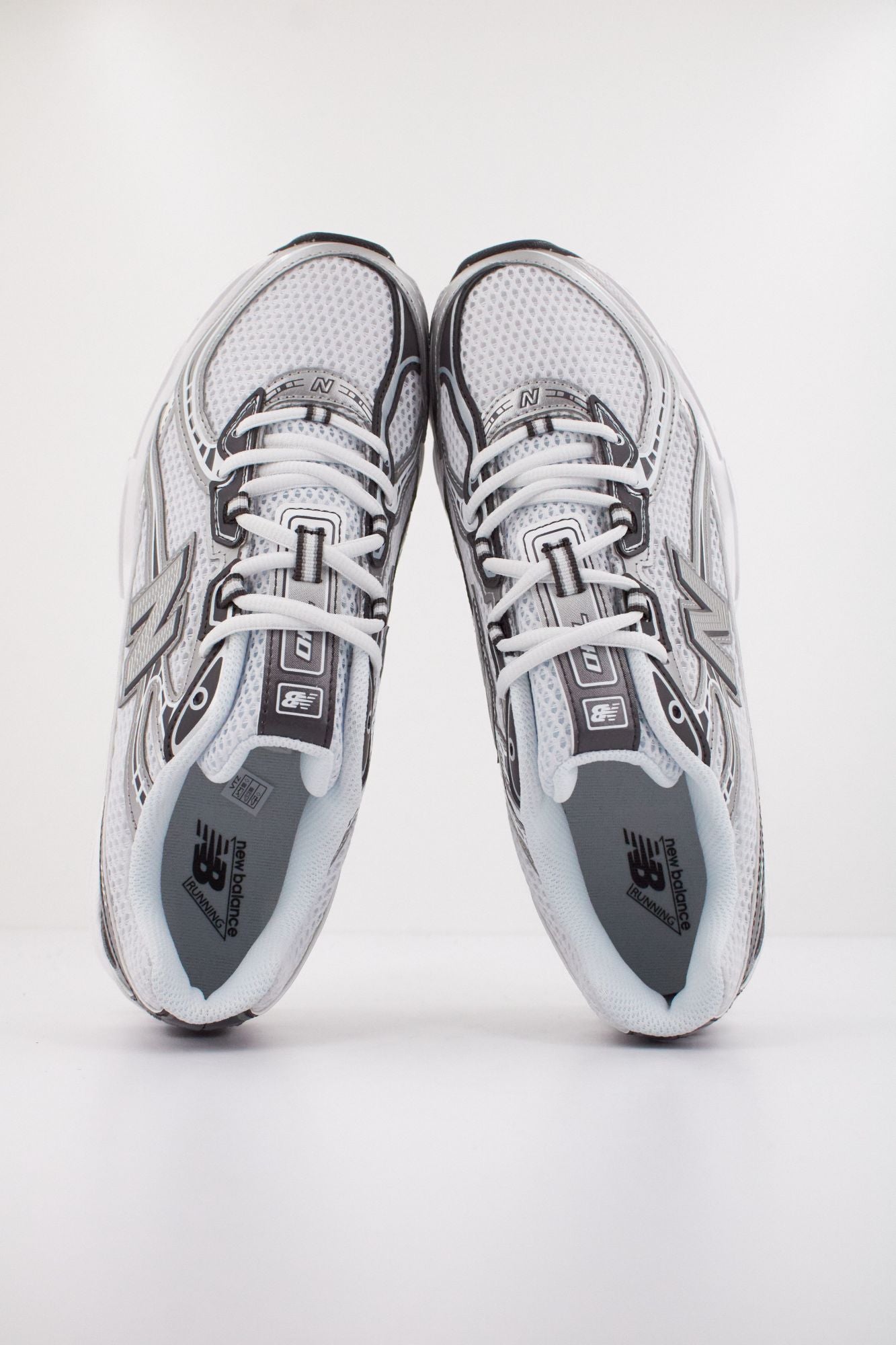 NEW BALANCE U740 PH2 en color BLANCO (3)