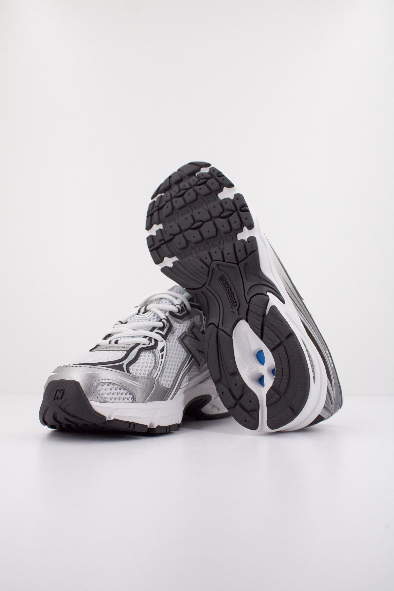 NEW BALANCE U740 PH2 en color BLANCO (5)
