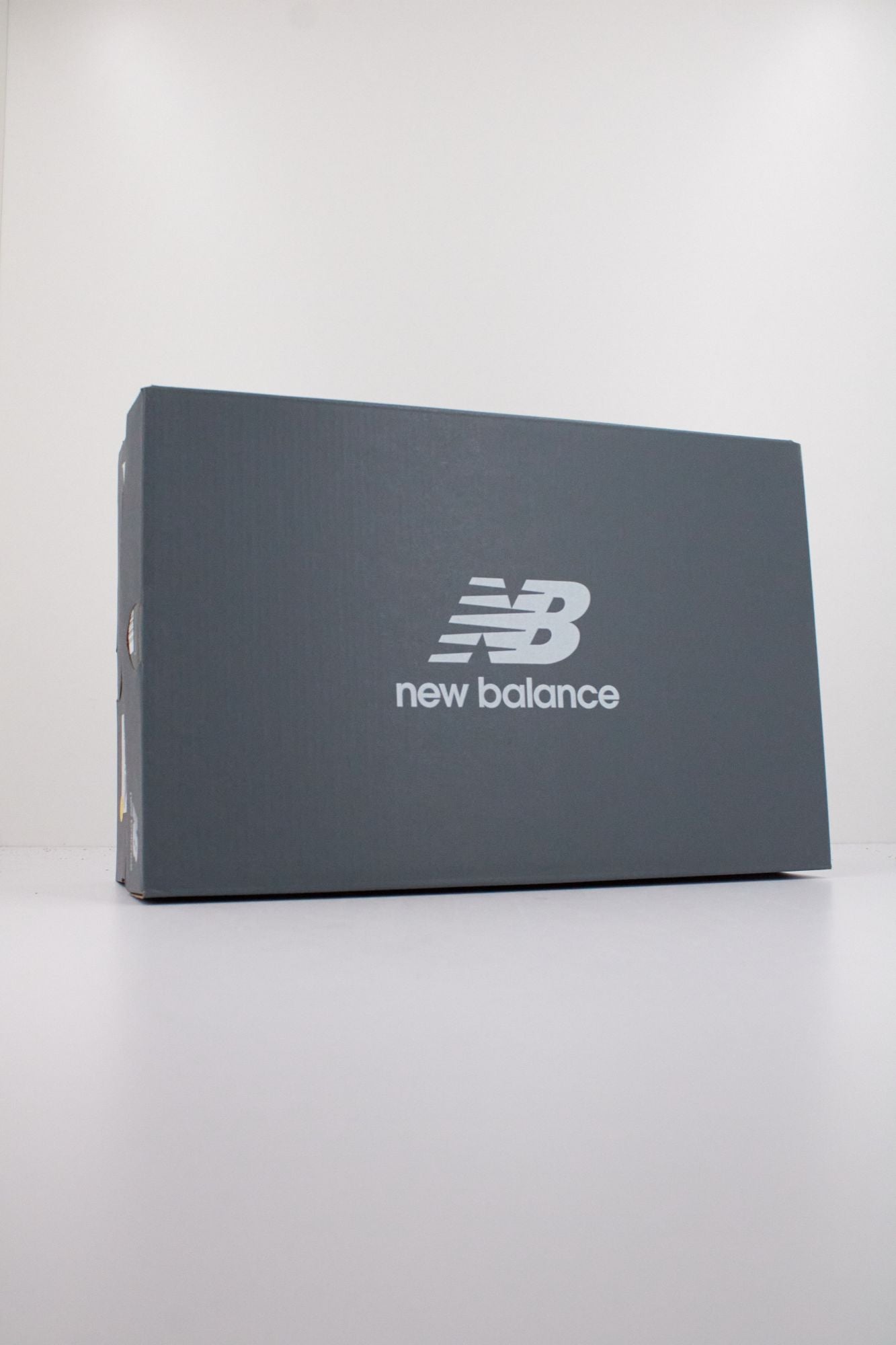 NEW BALANCE U9060 en color VERDE (6)