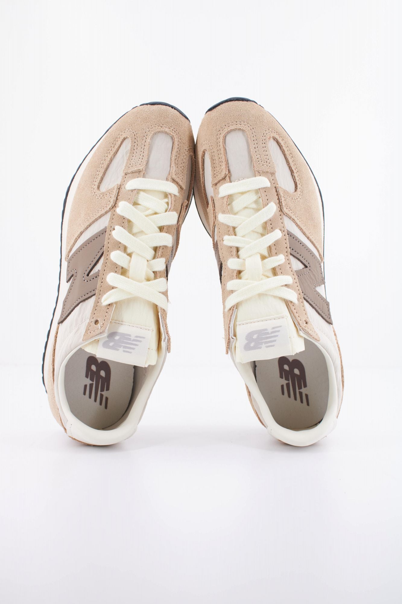 NEW BALANCE U471 AI  en color MARRON (3)