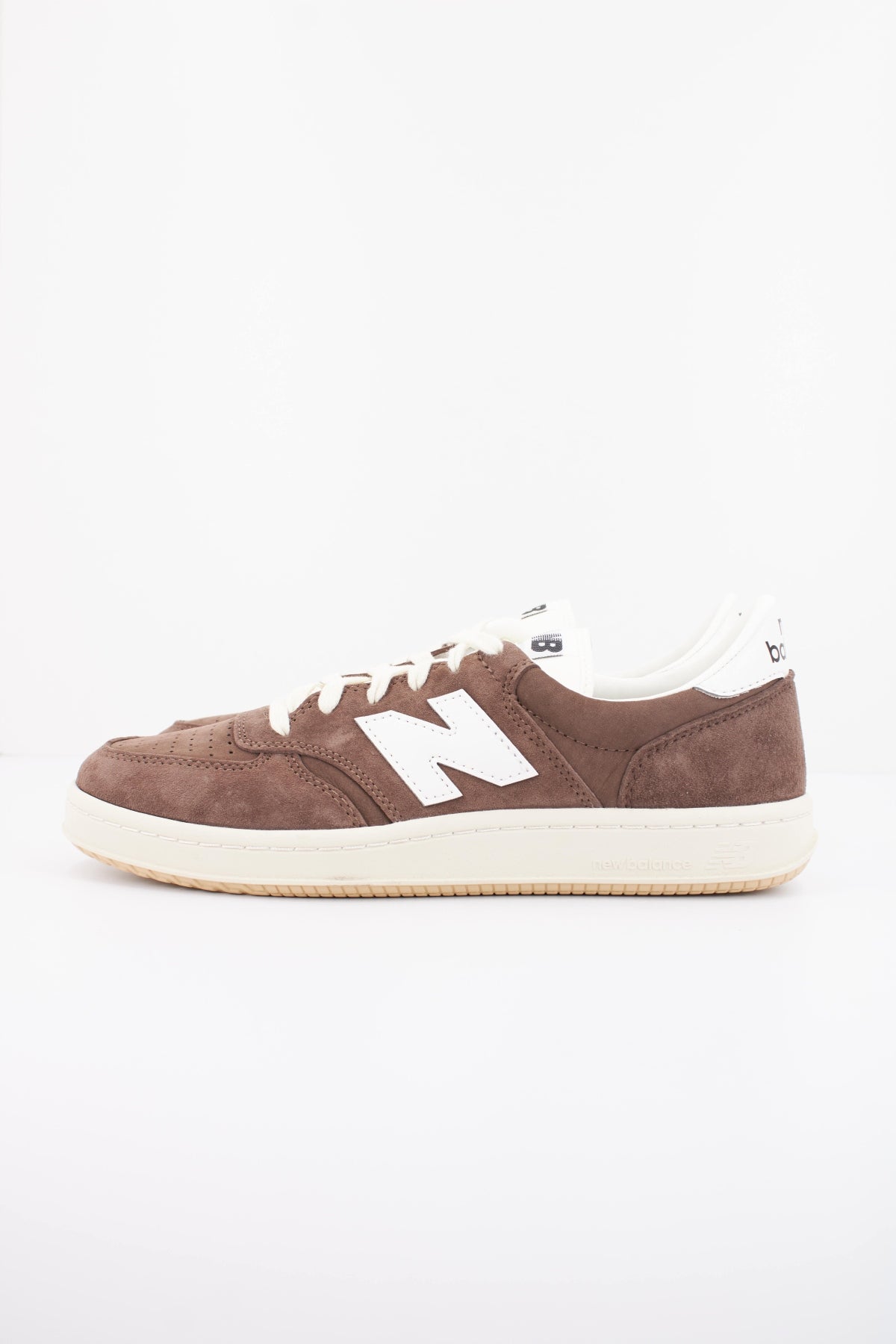 NEW BALANCE M5002  en color MARRON (1)