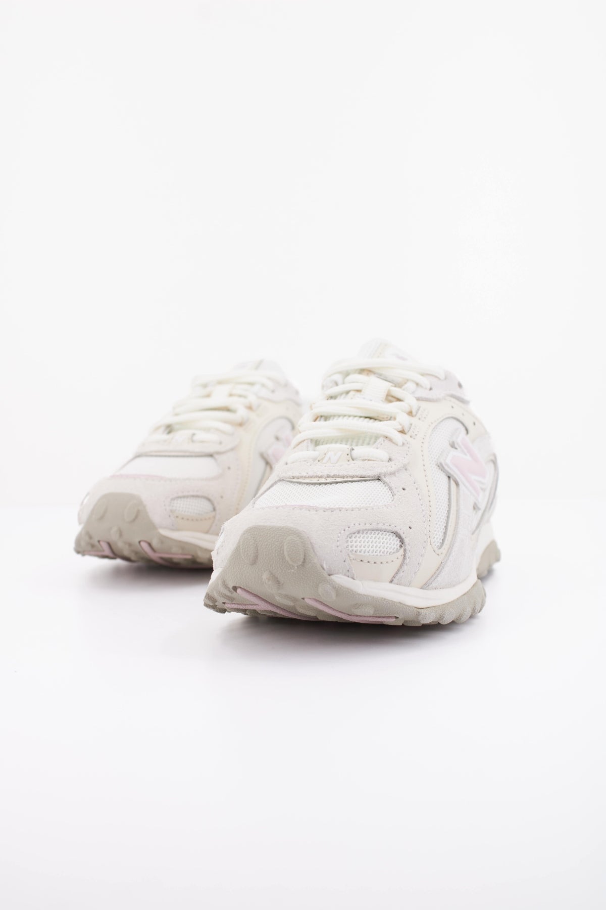 NEW BALANCE U204L5  en color BLANCO (2)