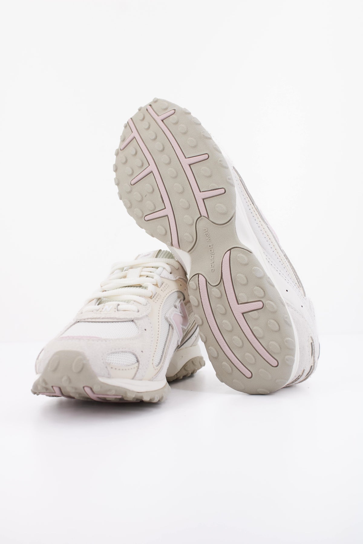 NEW BALANCE U204L5  en color BLANCO (5)