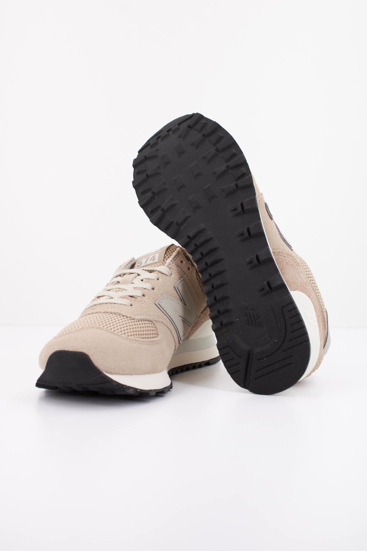 NEW BALANCE W574  en color MARRON CLARO (5)