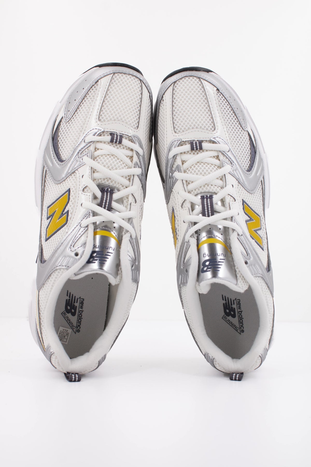 NEW BALANCE U530  en color BLANCO (3)