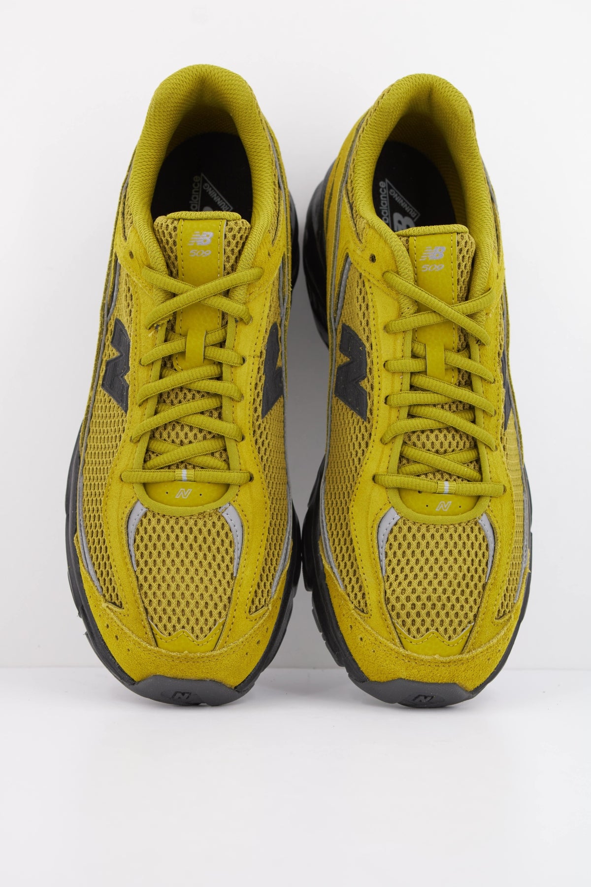 NEW BALANCE U509 en color VERDE (3)