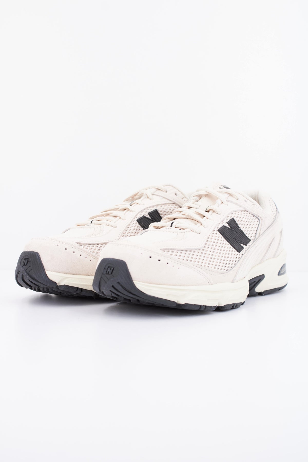 NEW BALANCE U509 en color BEIS (2)