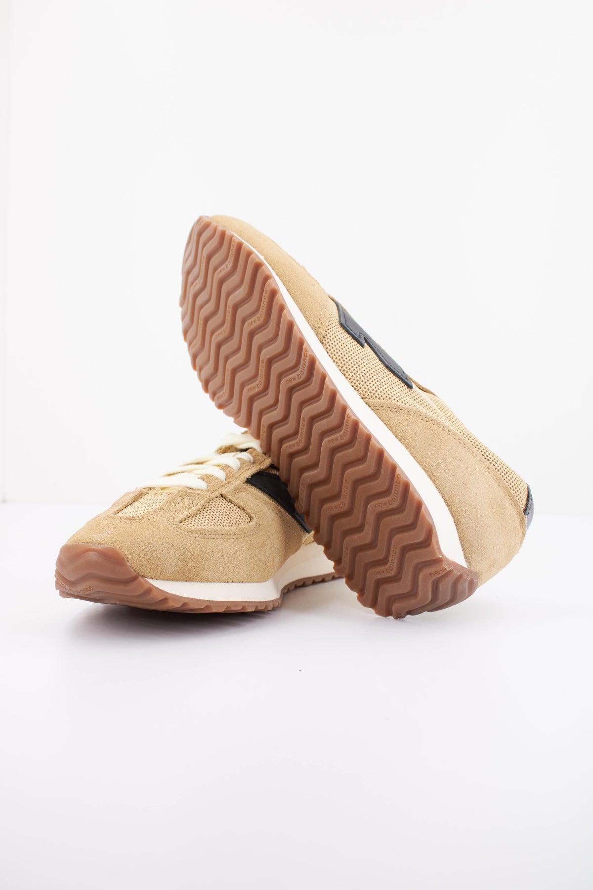 NEW BALANCE U471 en color MARRON (5)
