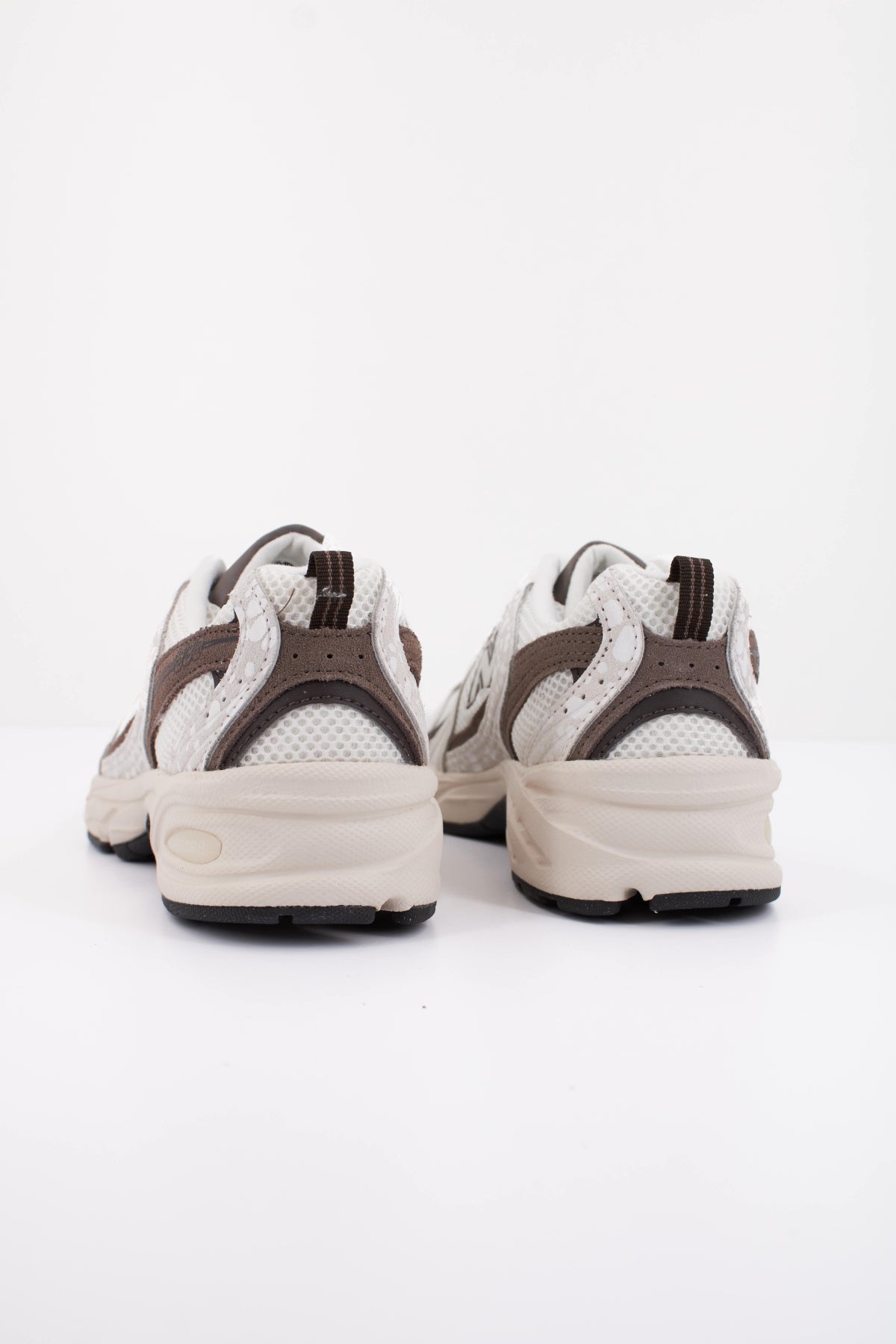 NEW BALANCE U530 en color BLANCO (4)