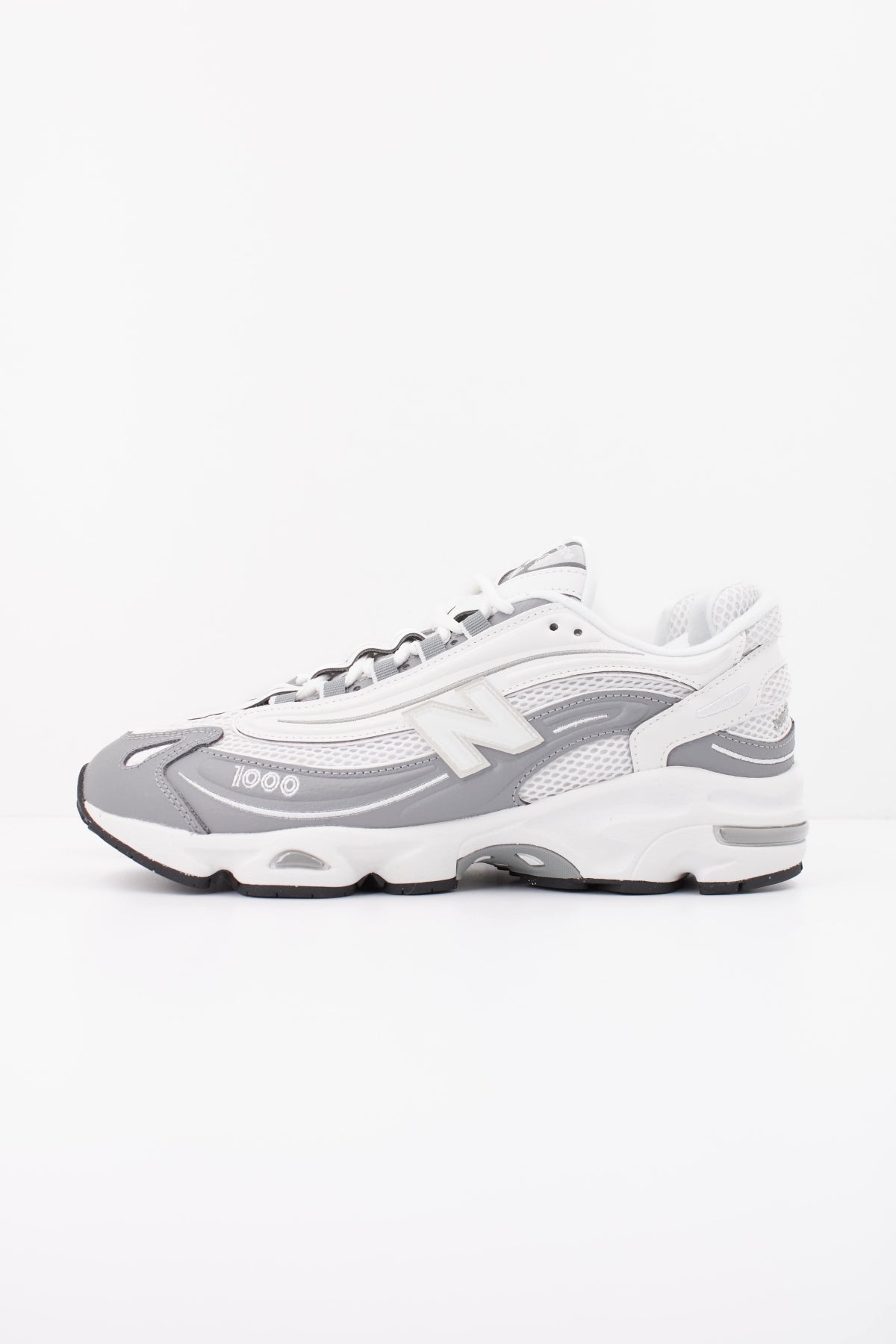 NEW BALANCE U10004  en color BLANCO (1)