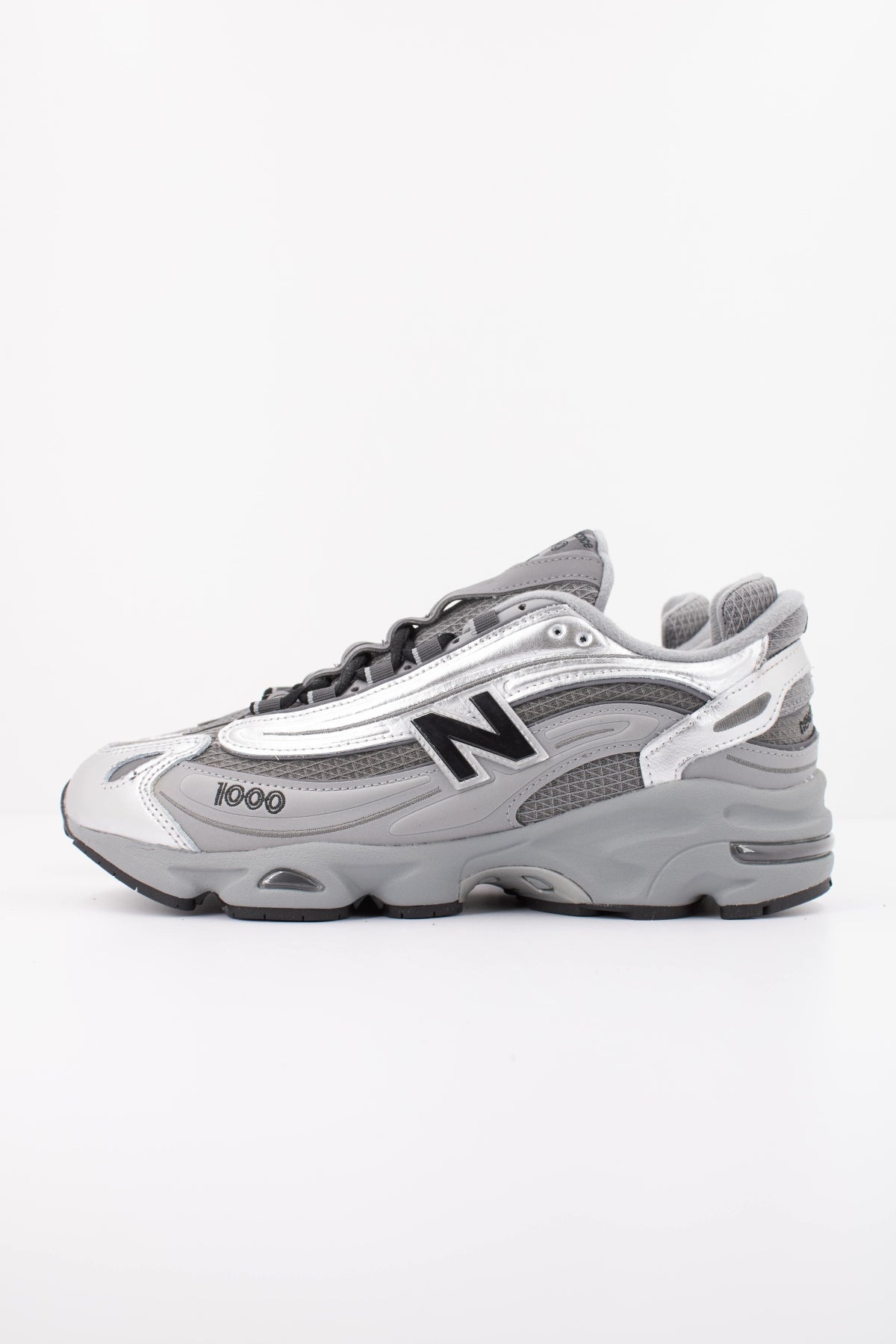 NEW BALANCE U10007 en color GRIS (1)
