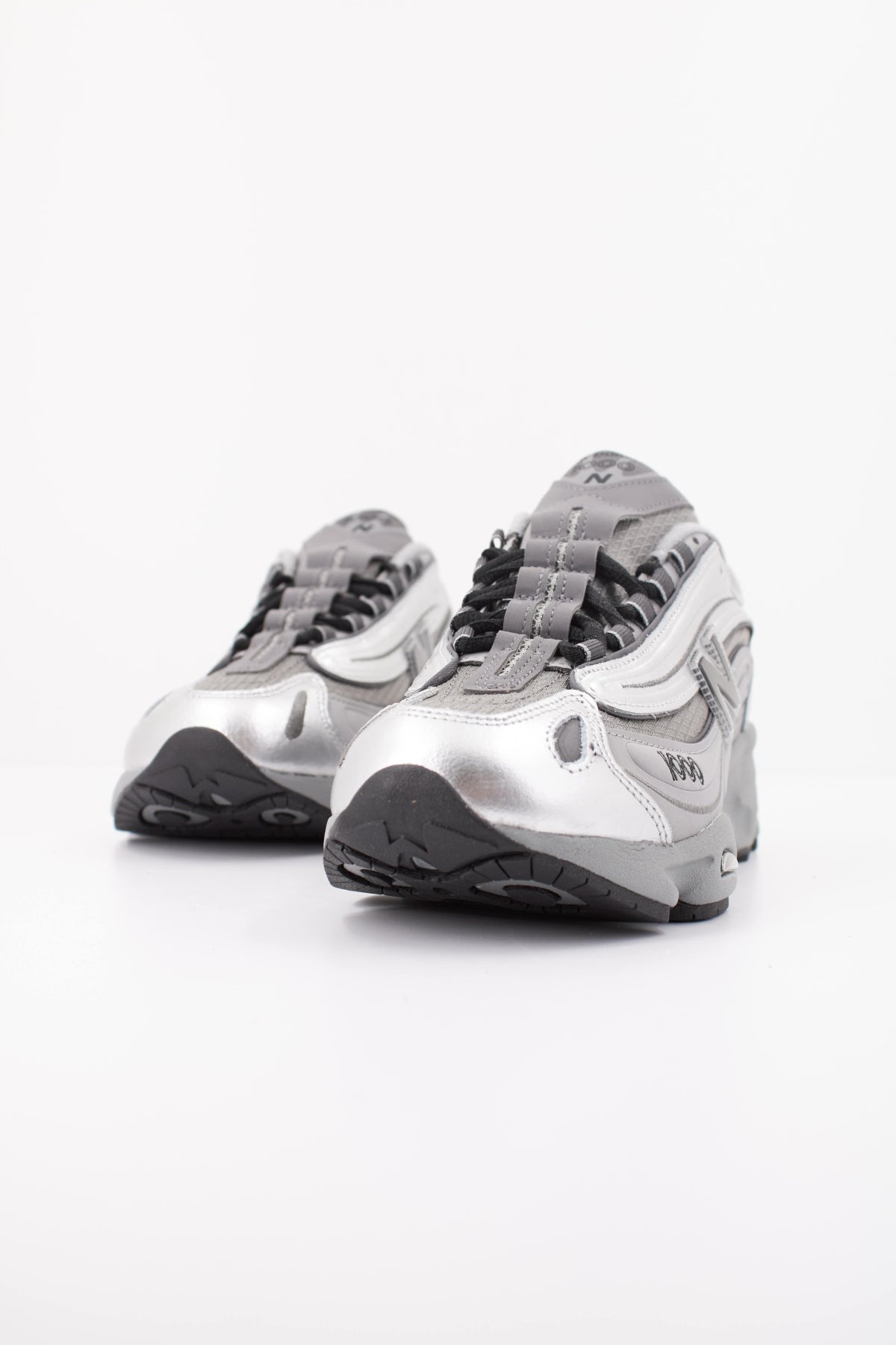 NEW BALANCE U10007 en color GRIS (2)