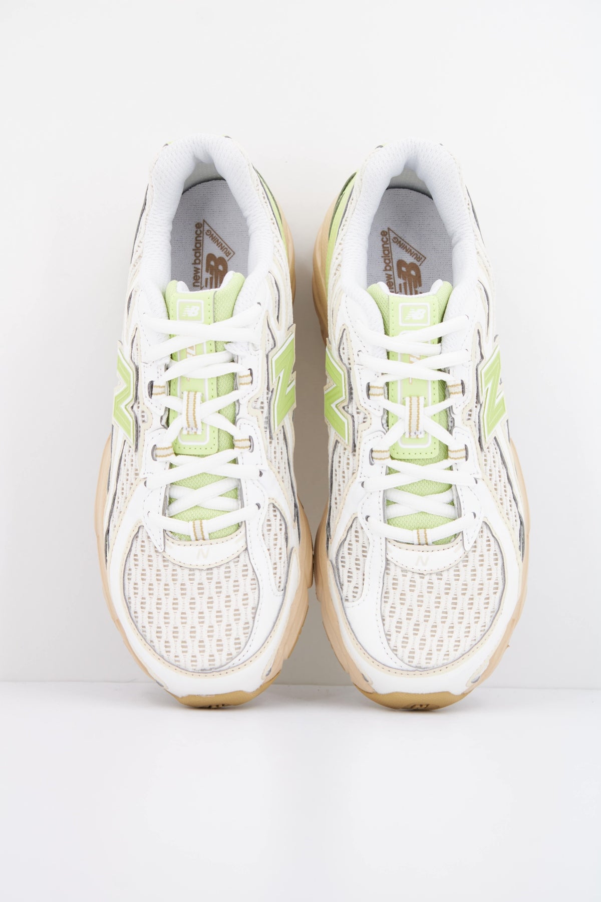 NEW BALANCE U740 en color VERDE (3)