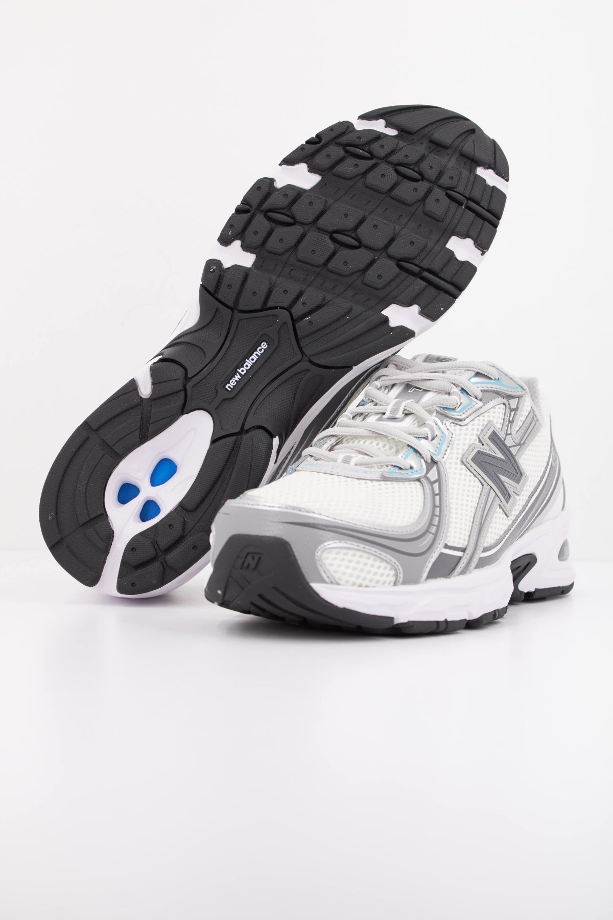 NEW BALANCE U740  en color GRIS (5)