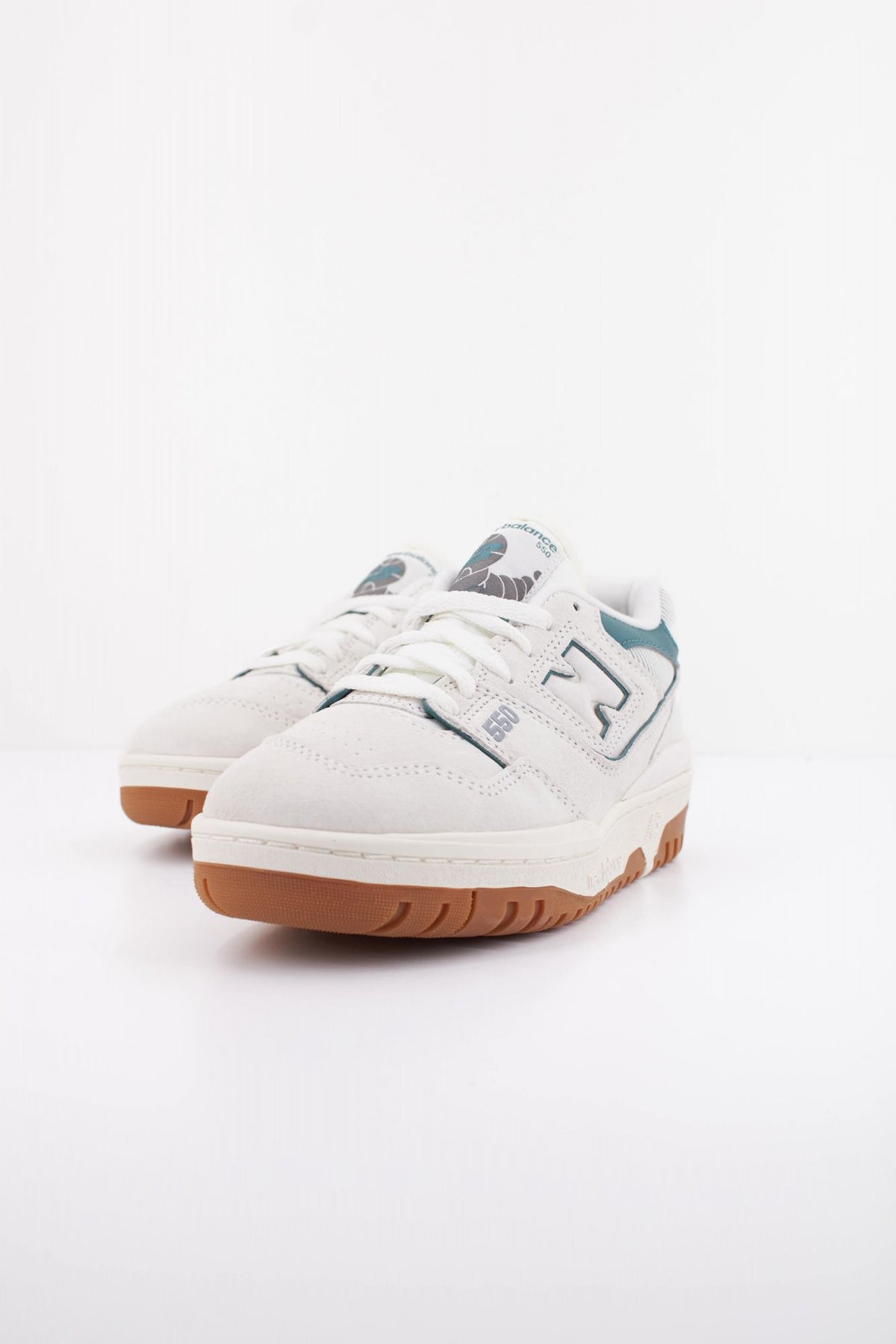 NEW BALANCE BBW550 SE en color BLANCO (2)