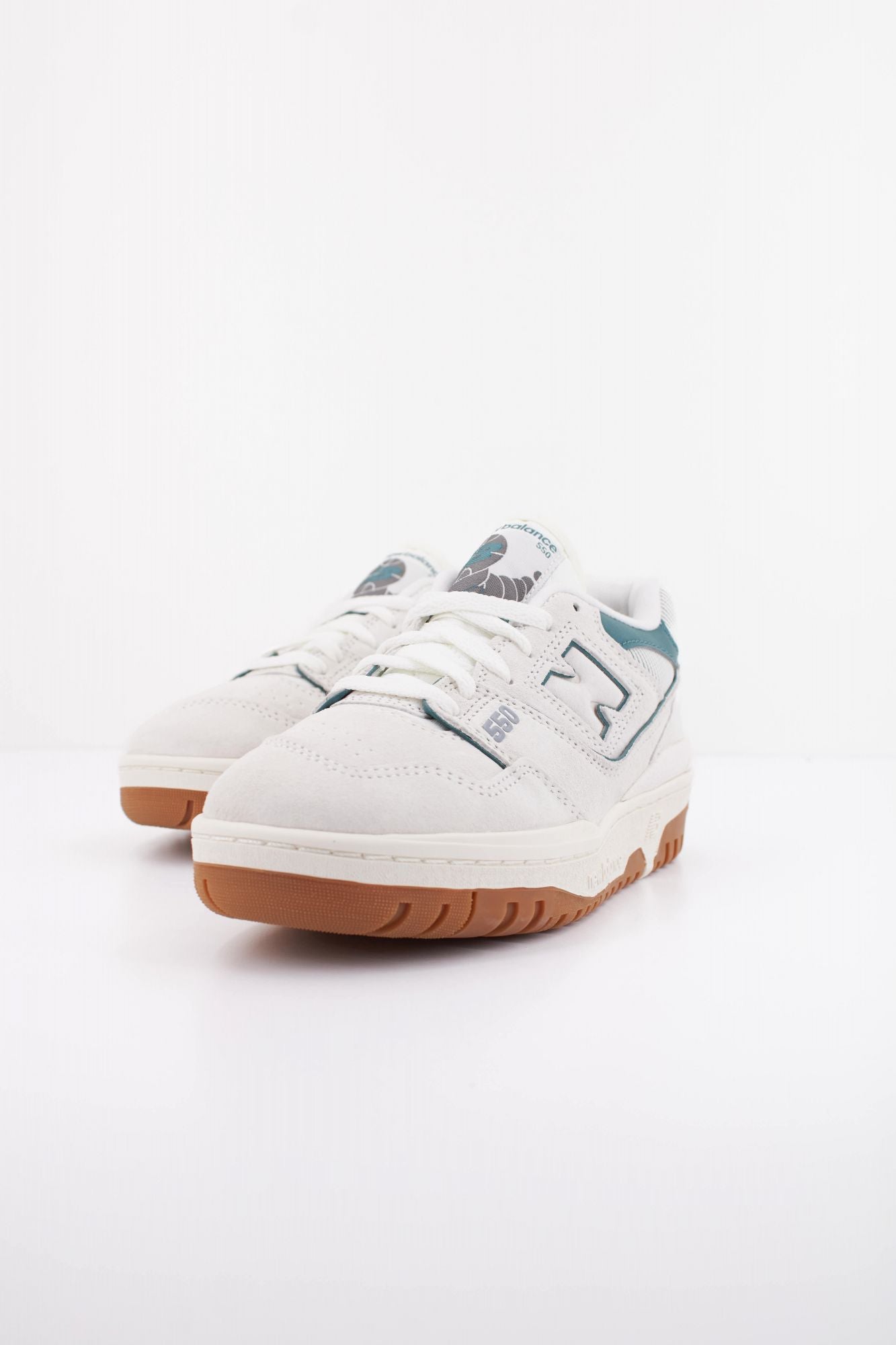 NEW BALANCE BBW550 SE en color BLANCO (2)