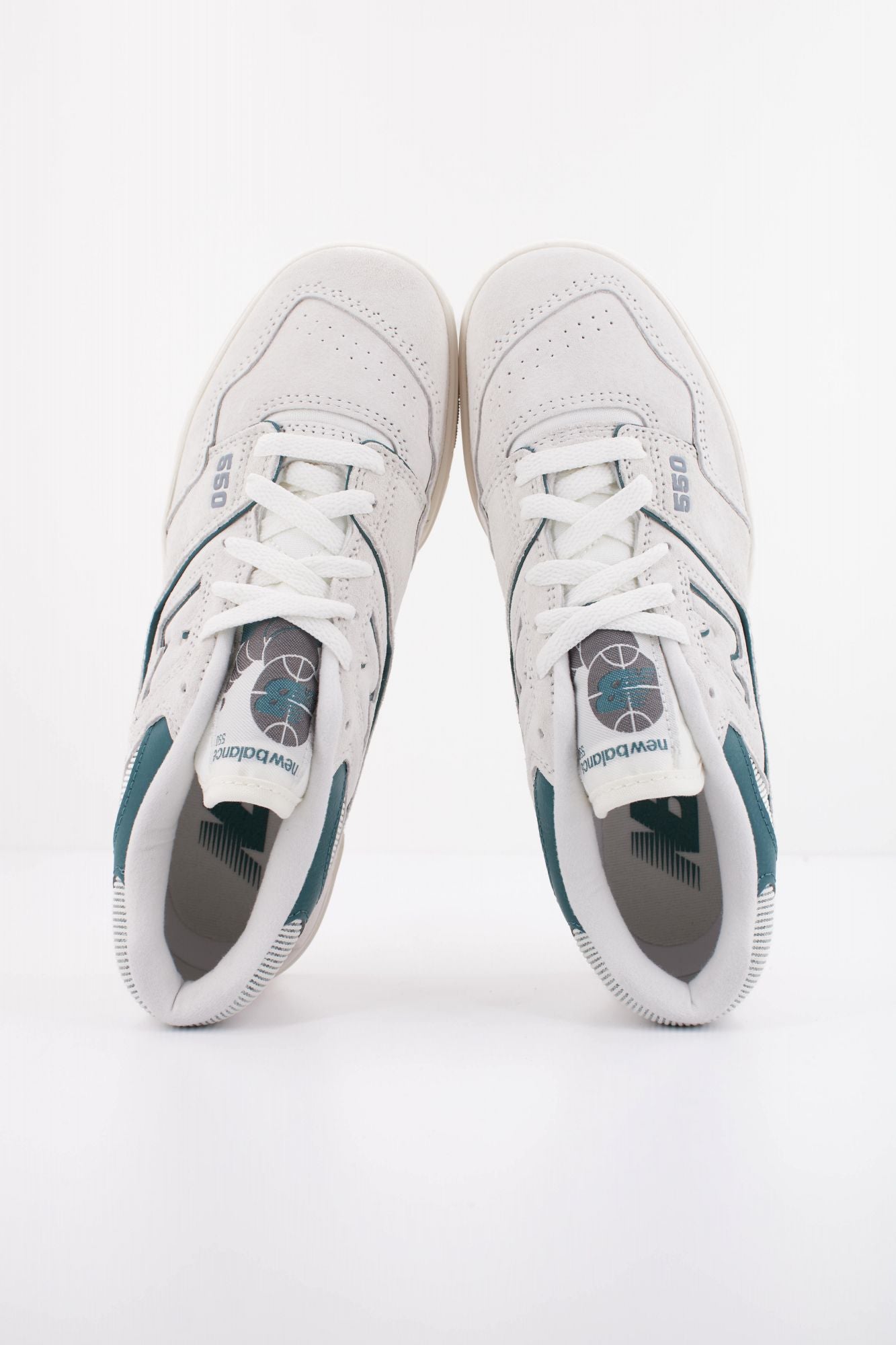 NEW BALANCE BBW550 SE en color BLANCO (3)