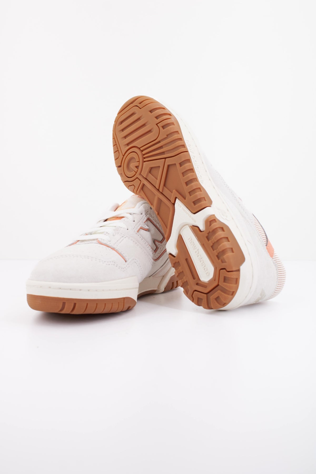 NEW BALANCE BBW550 en color BLANCO (5)