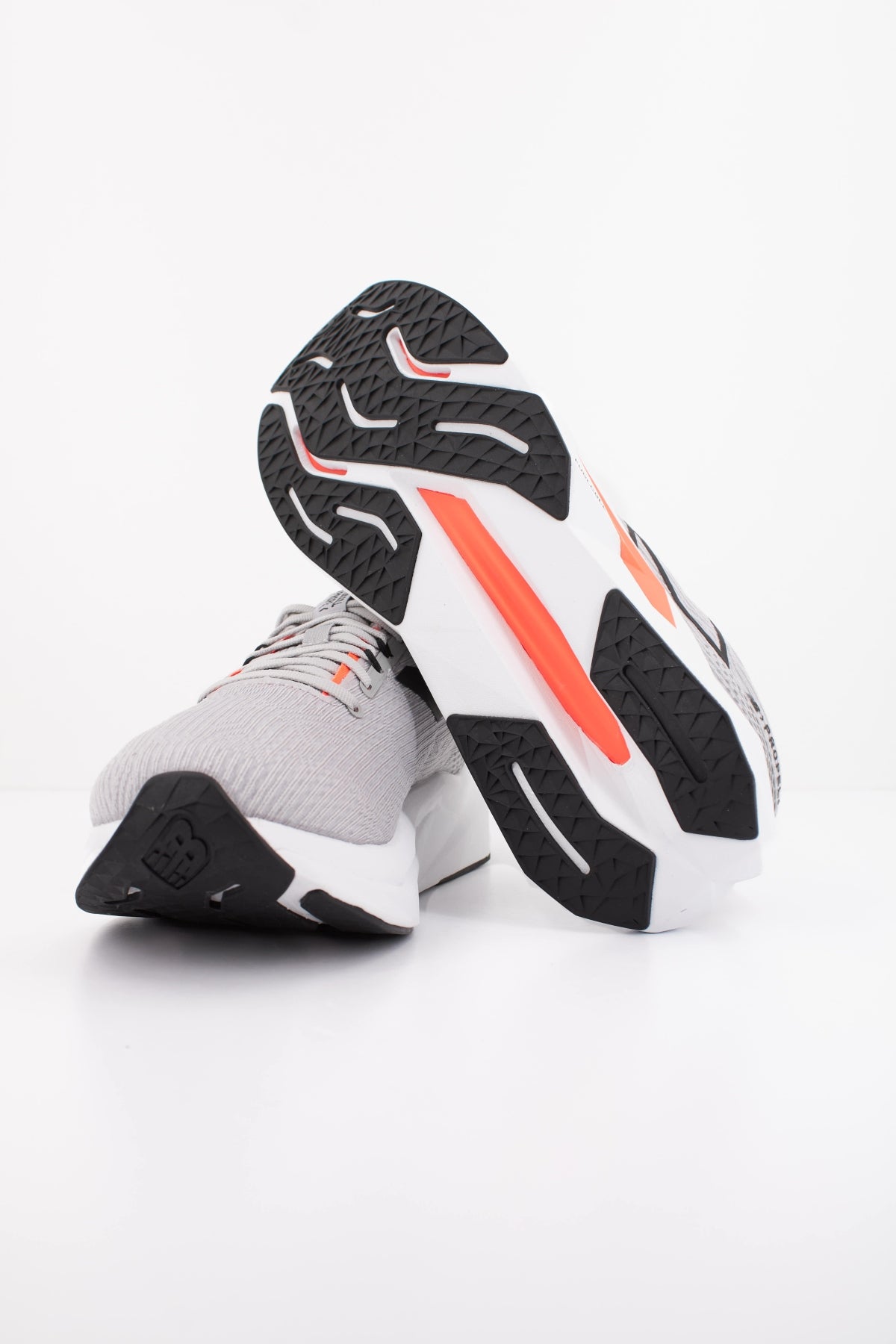 NEW BALANCE MFCPR CV5 en color GRIS (5)