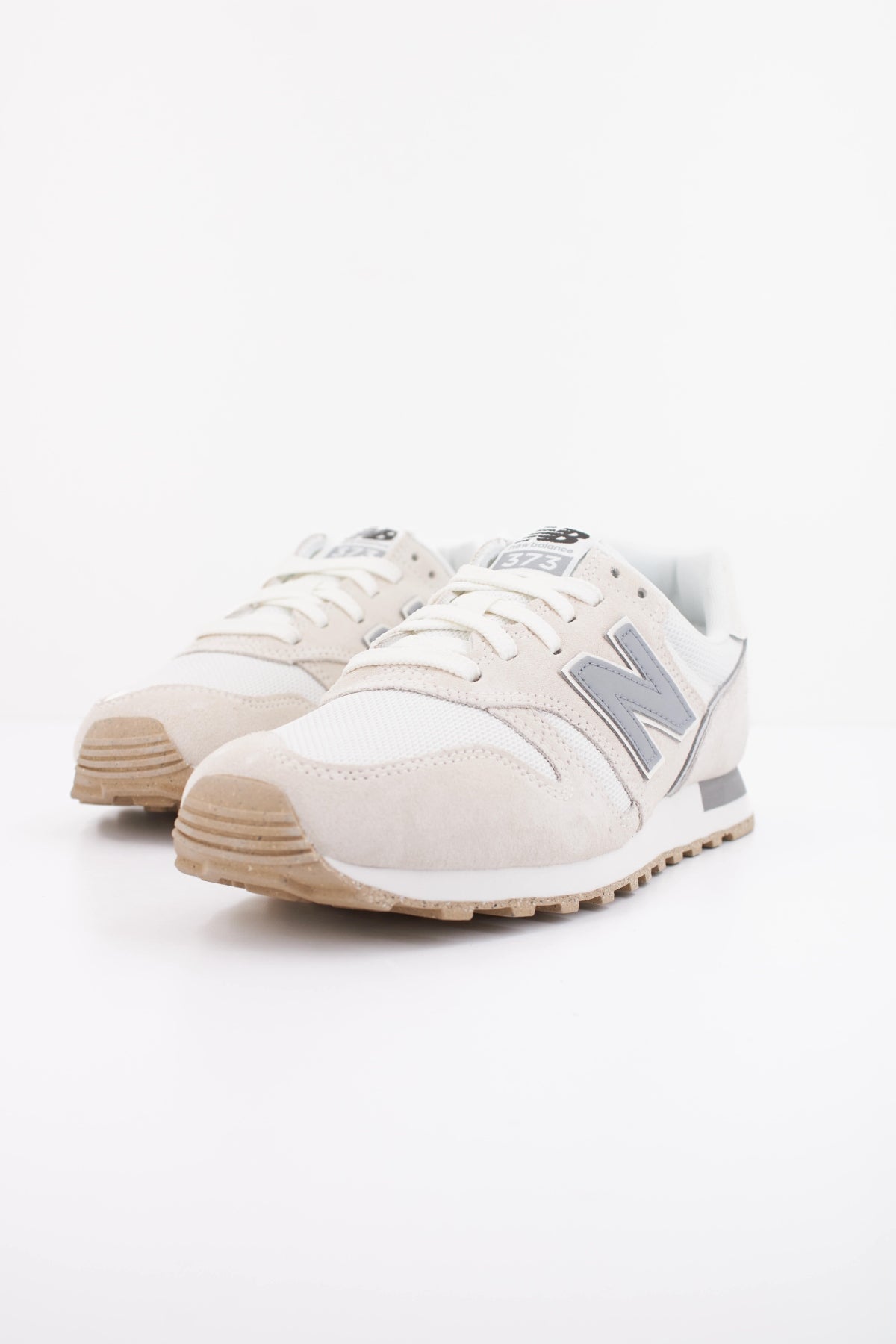 NEW BALANCE WL373 XA2 en color BEIS (2)