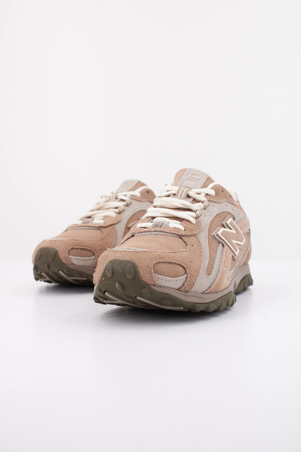 NEW BALANCE U204L  en color MARRON (2)