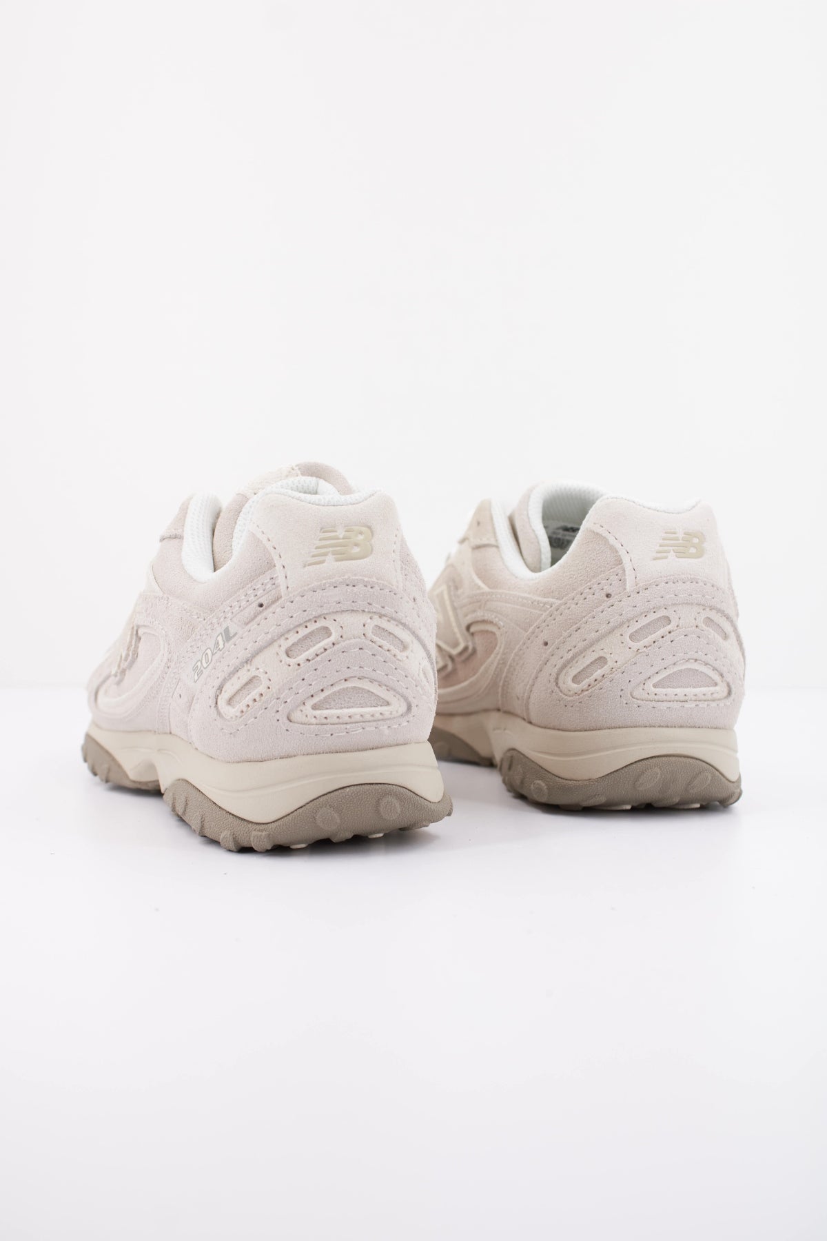 NEW BALANCE U204L  en color BEIS (4)