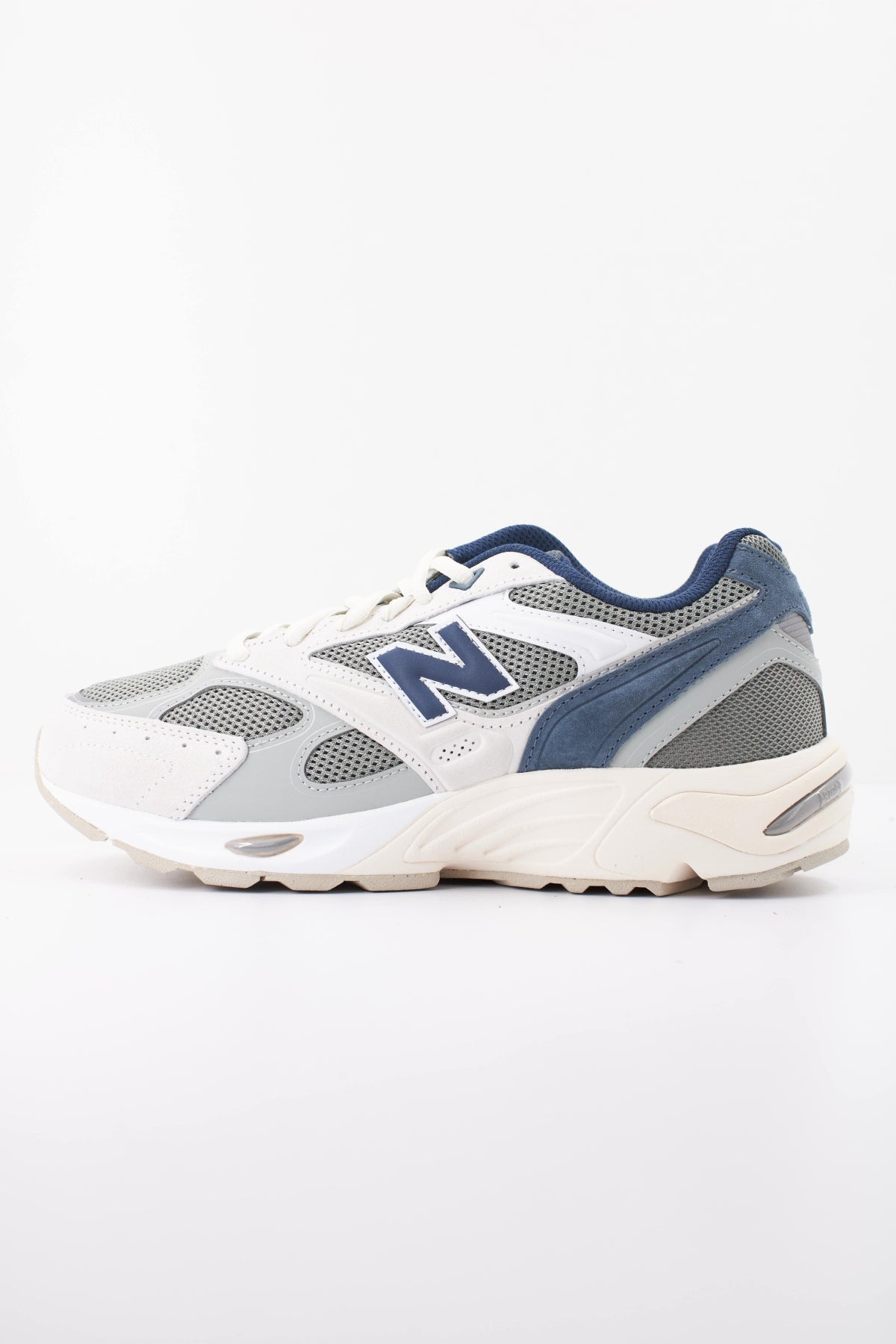 NEW BALANCE U880R en color AZUL (1)