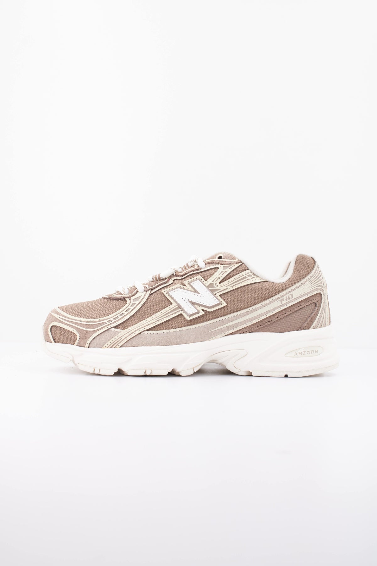 NEW BALANCE U740 3TR DEPORTIVO en color MARRON (1)