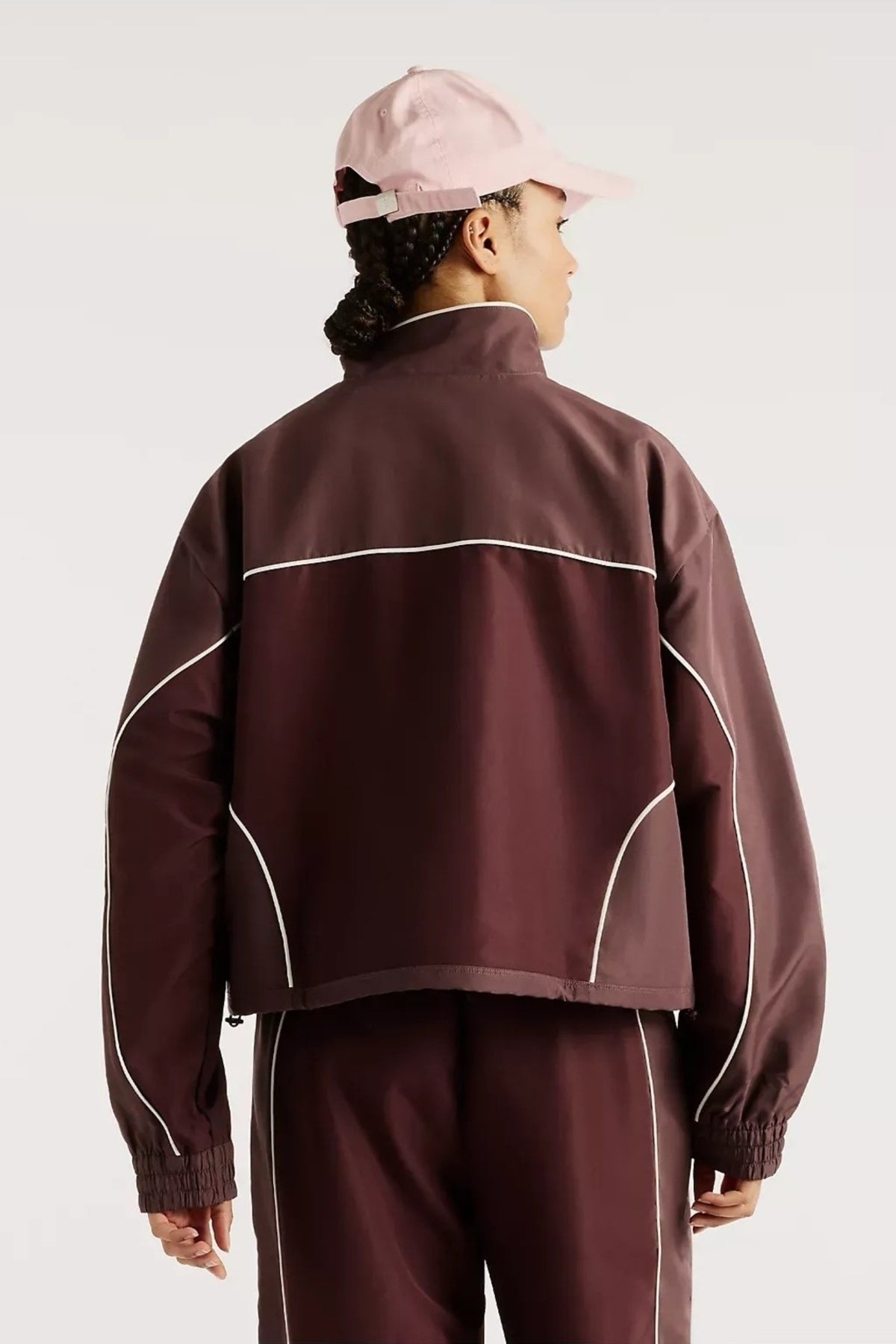 NEW BALANCE WJ6279FY TRACKSIDE WOVEN JACKET en color  (2)