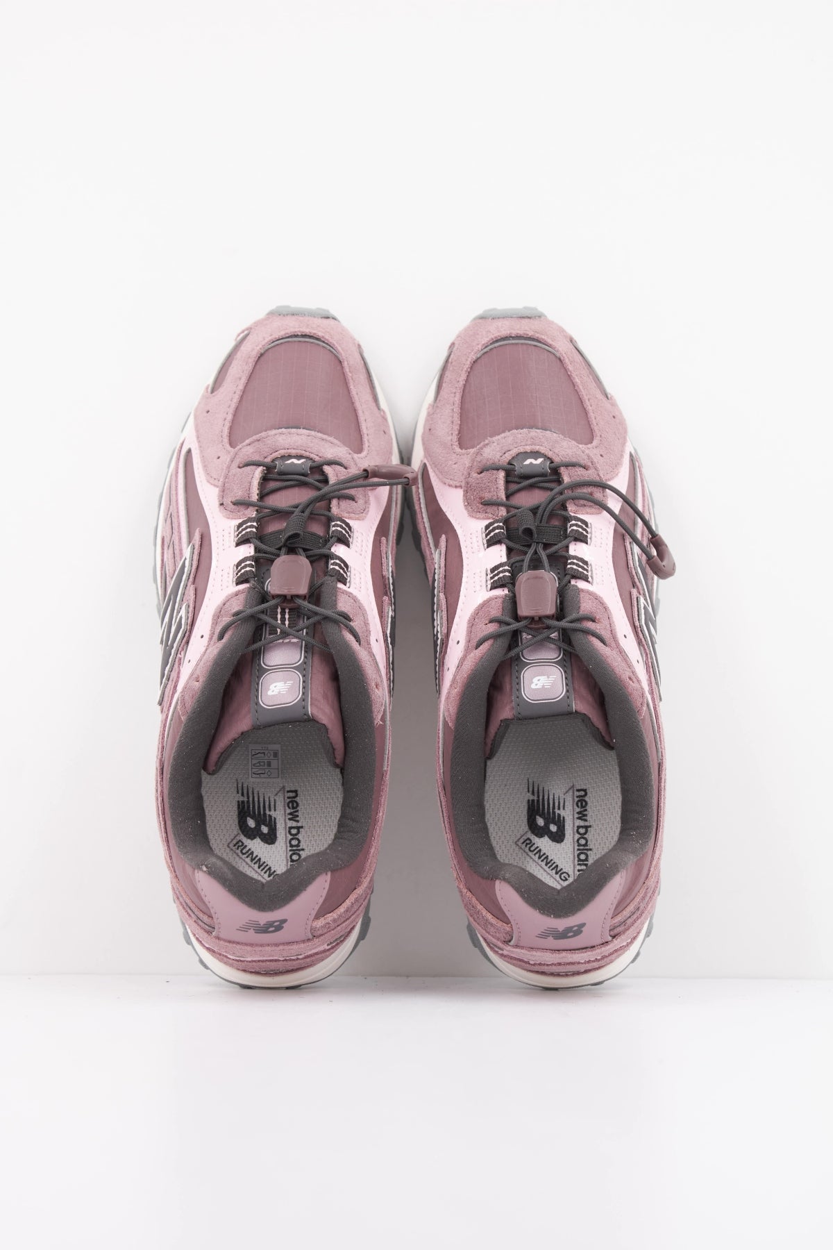 NEW BALANCE U204L  en color ROSA (3)