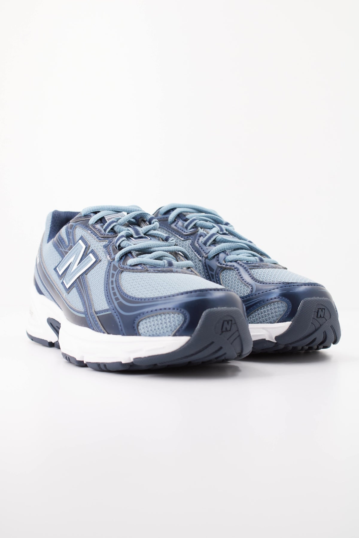NEW BALANCE G740 en color AZUL (2)