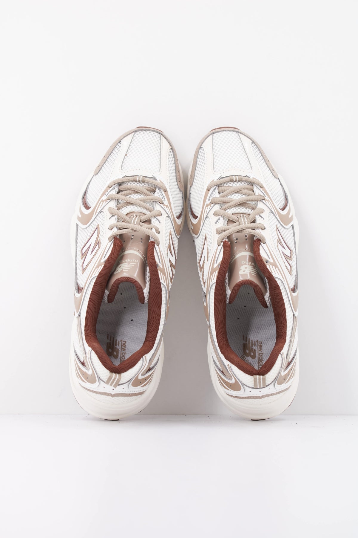 NEW BALANCE U530 COB DEPORTIVO en color BEIS (3)