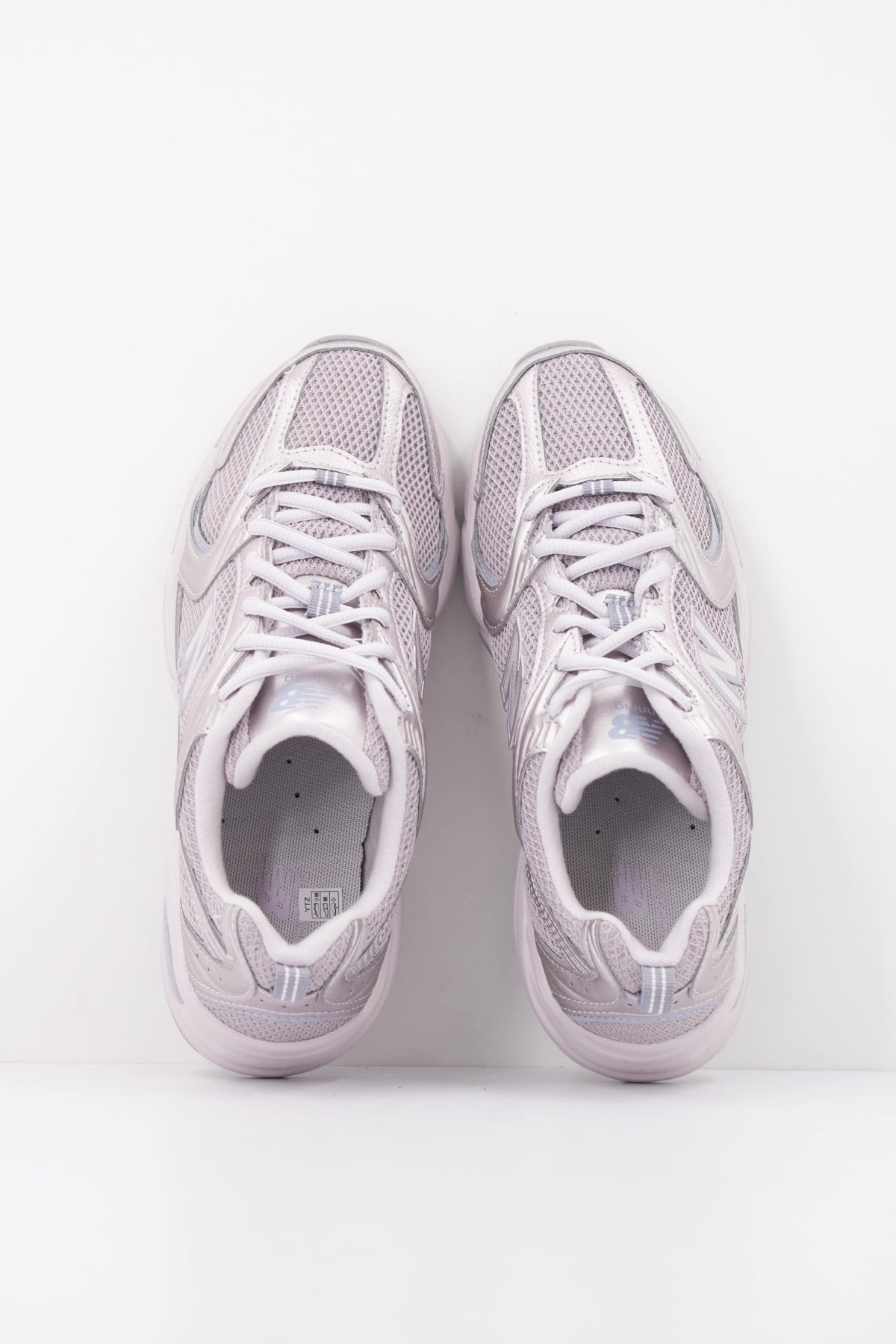 NEW BALANCE U530 ELG DEPORTIVO en color GRIS (3)