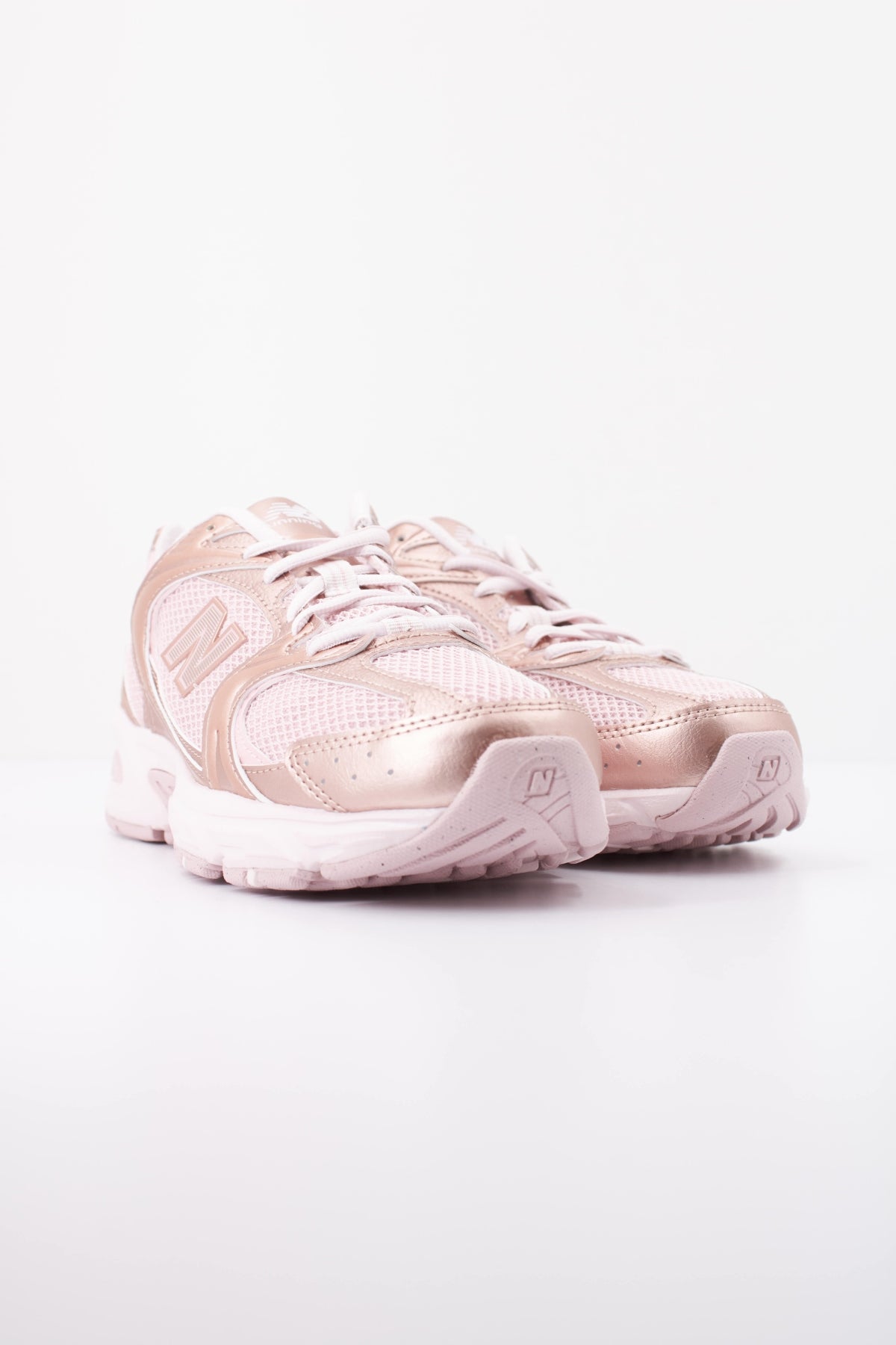 NEW BALANCE 530 U530ELP en color ROSA (2)