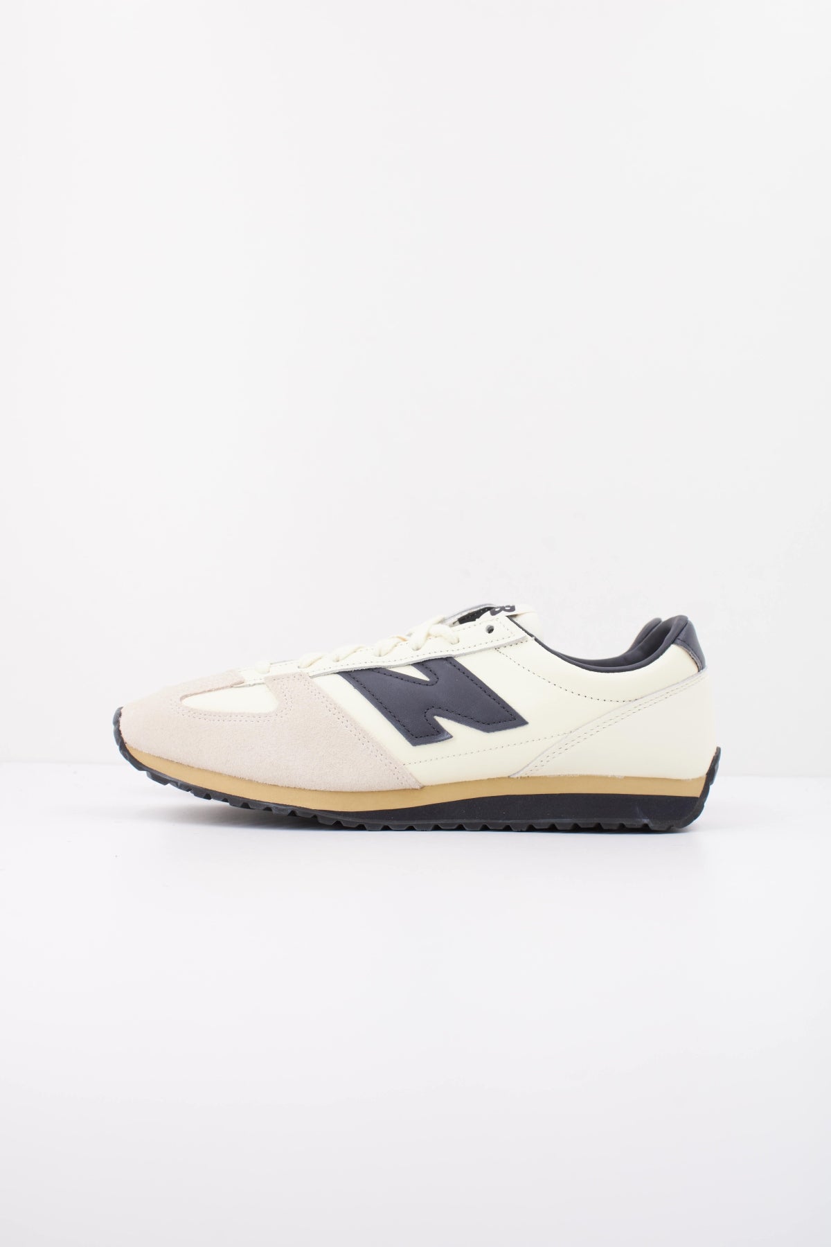 NEW BALANCE U471 3EX  en color BEIS (1)