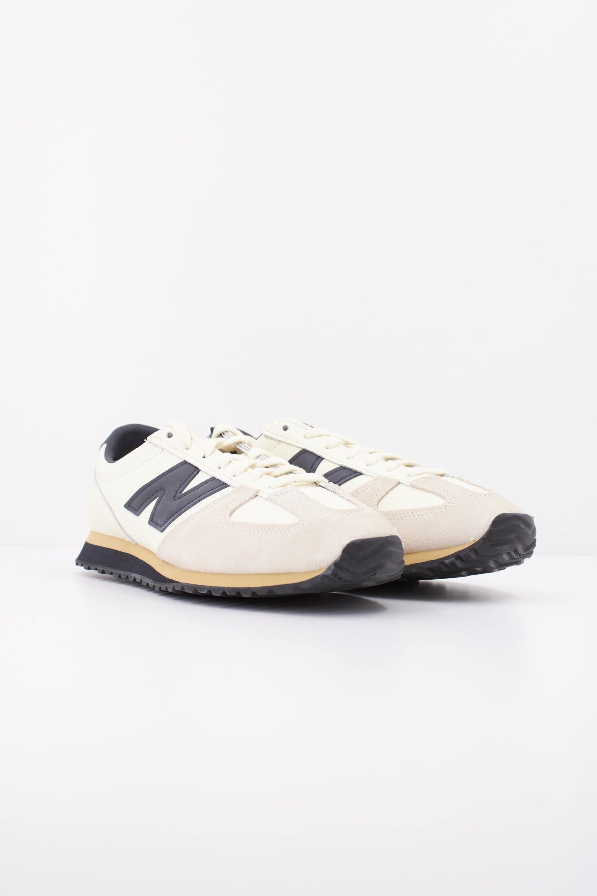 NEW BALANCE U471 3EX  en color BEIS (2)