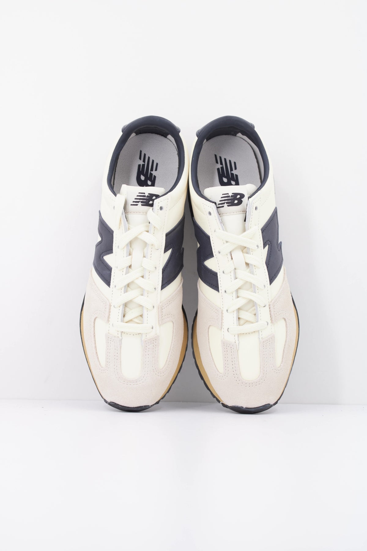 NEW BALANCE U471 3EX  en color BEIS (3)