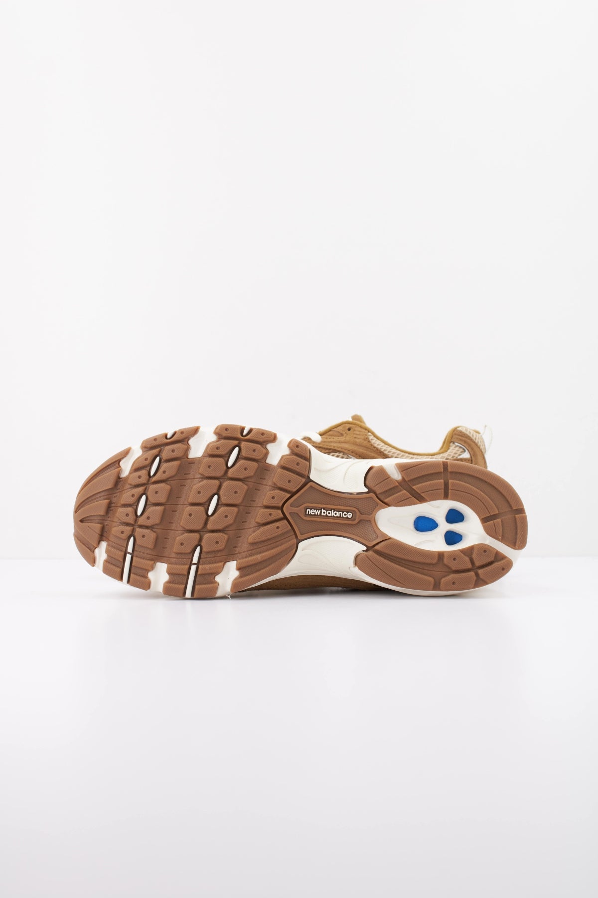 NEW BALANCE U530 SCC DEPORTIVO en color MARRON CLARO (5)