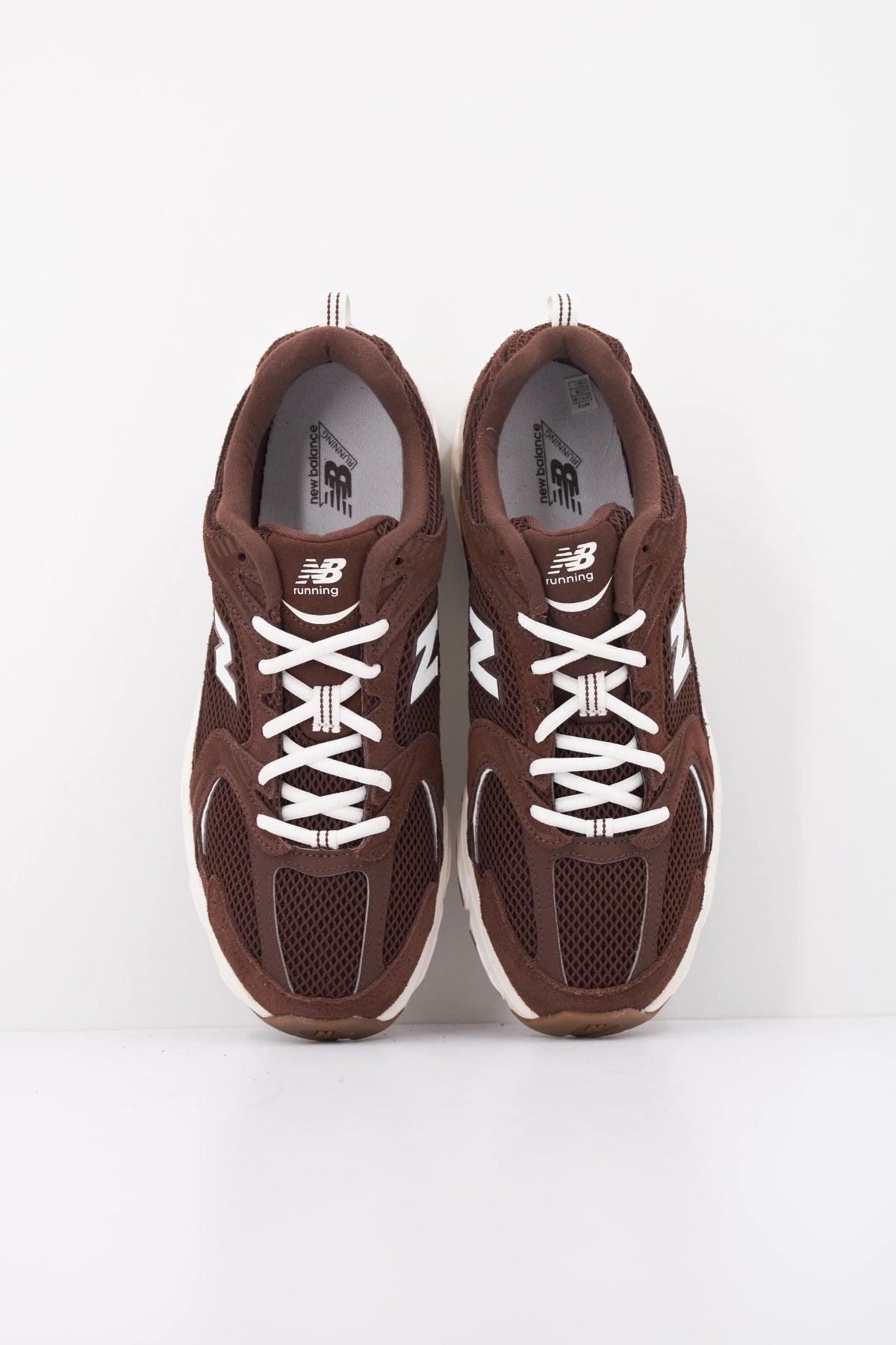 NEW BALANCE U530 SCW DEPORTIVO en color MARRON (3)