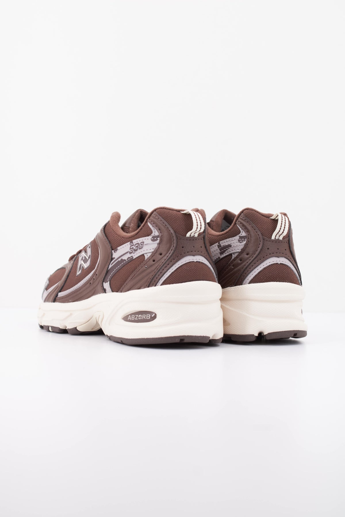NEW BALANCE U530 MLA DEPORTIVO en color MARRON (4)