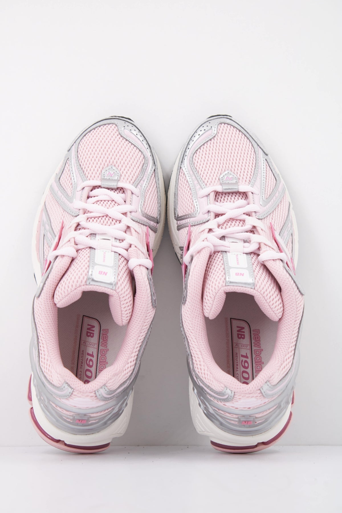 NEW BALANCE U1906 en color ROSA (3)