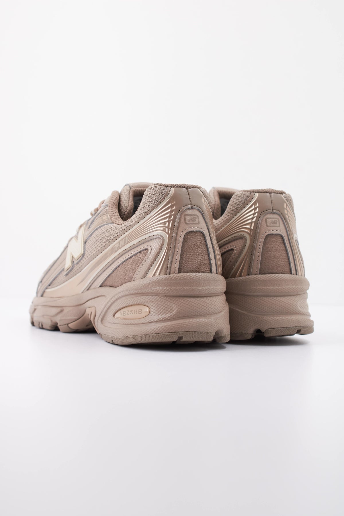NEW BALANCE U740 2XX DEPORTIVO en color MARRON (4)
