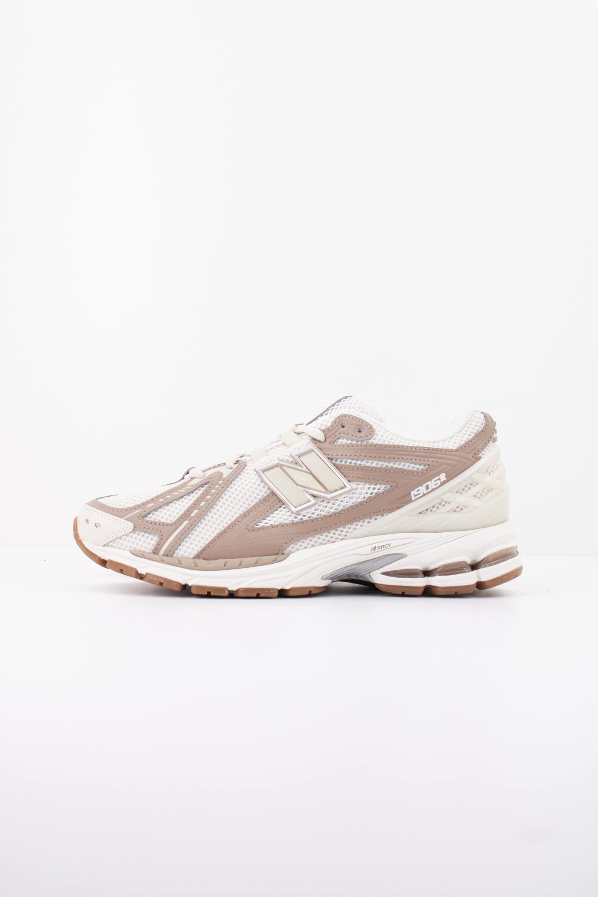 NEW BALANCE U1906 9FG DEPORTIVO en color BEIS (1)