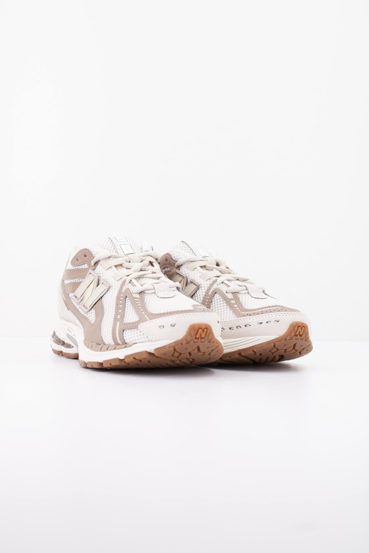 NEW BALANCE U1906 9FG DEPORTIVO en color BEIS (2)