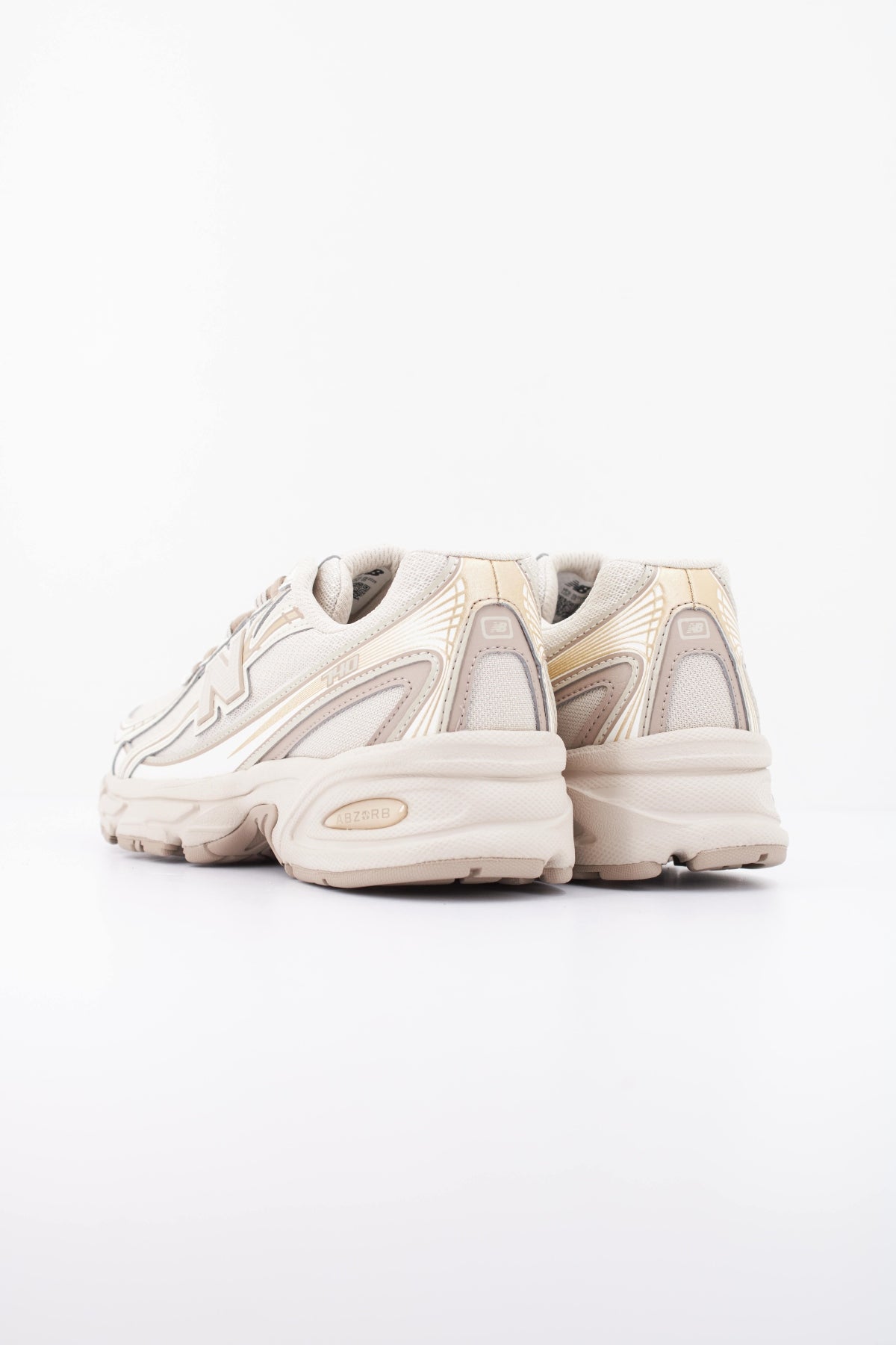 NEW BALANCE U740 9HK DEPORTIVO en color BEIS (4)