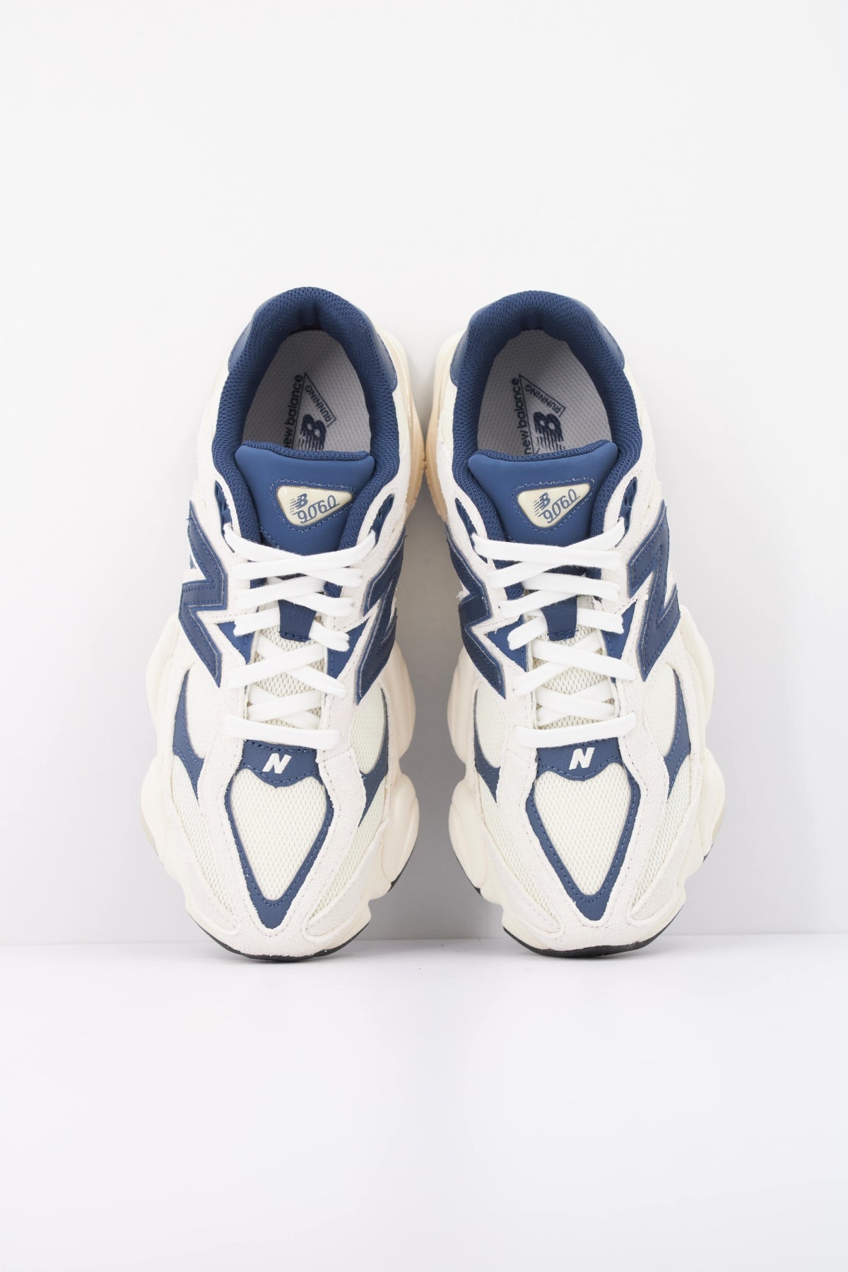 NEW BALANCE U9060 89J DEPORTIVO en color BLANCO (3)