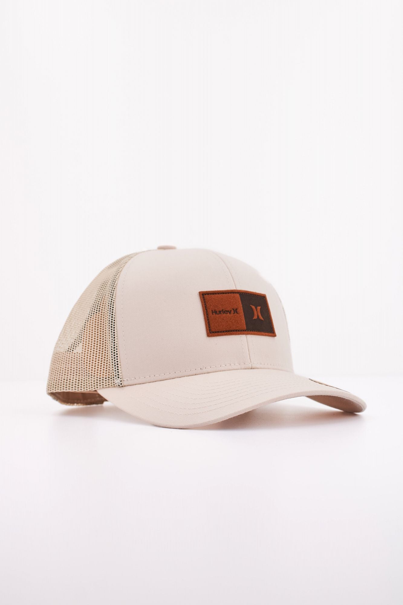 HURLEY M FAIRWAY TRUCKER HAT en color BEIS (2)